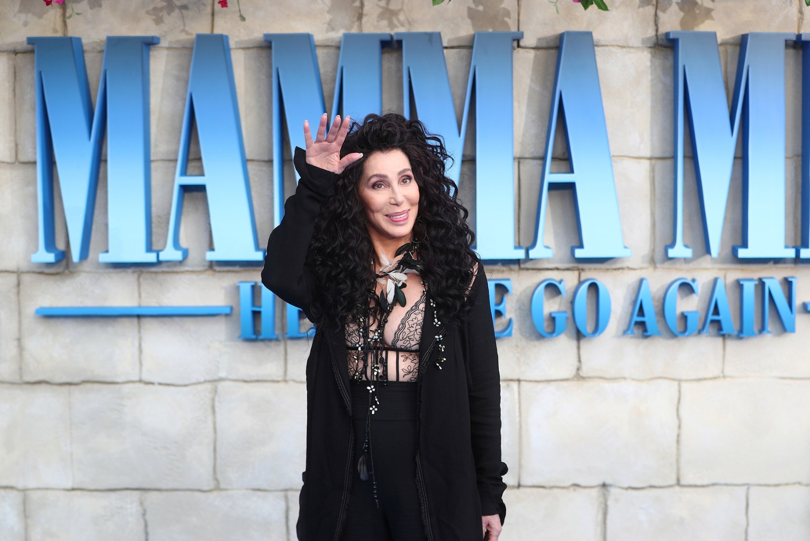 Kassatüki „Mamma Mia! Siit me tuleme taas“ tõmbenumber on 72aastane popikoon Cher