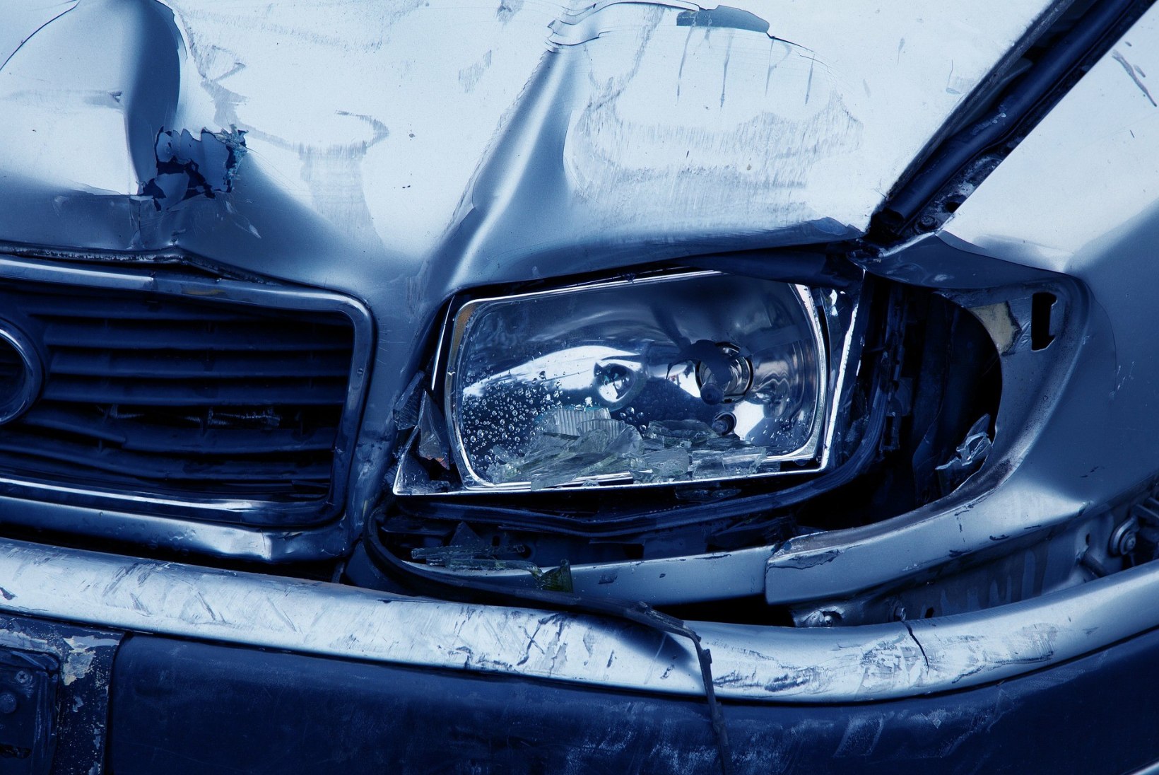 Autoomaniku ABC: mida teha, kui satud välismaal liiklusõnnetusse?