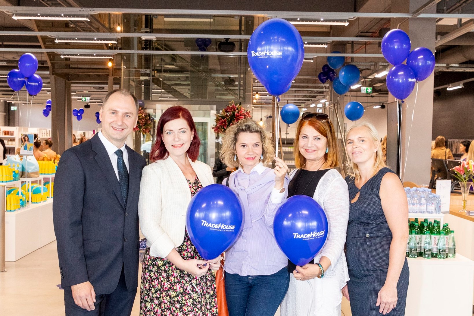 PILDID | Ilusad inimesed tähistasid uue ilumeka avamist Tallinnas