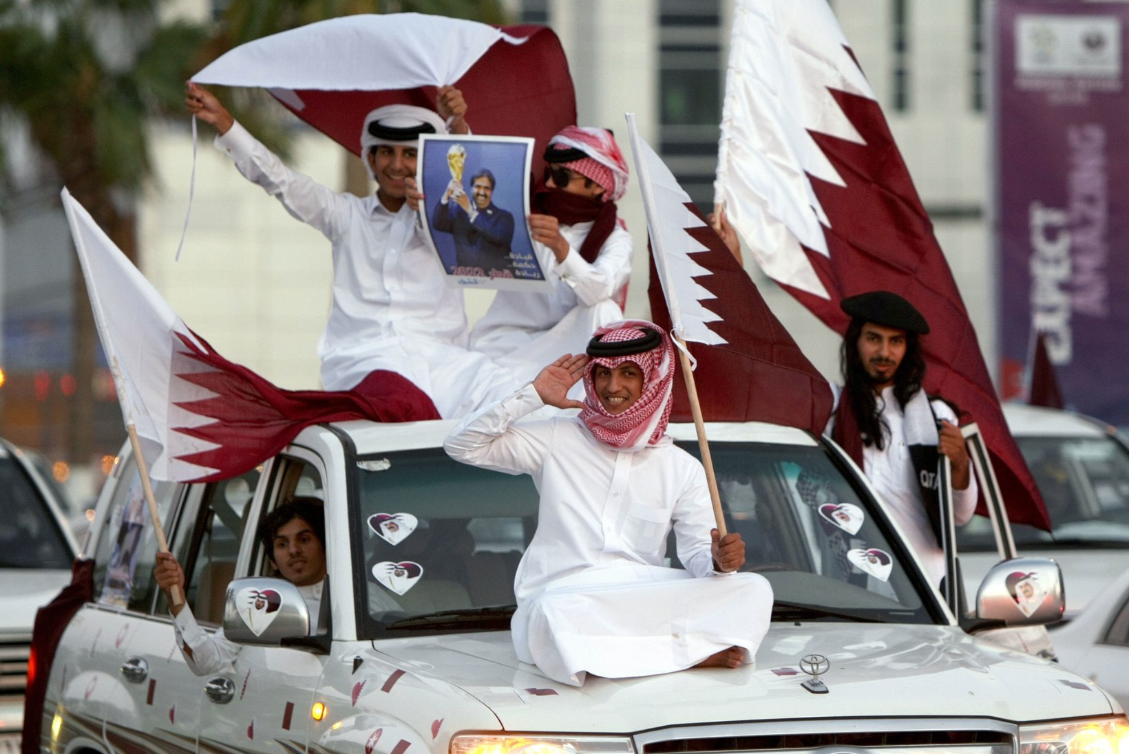 JÄLLE MURE: Skandaalidest räsitud Katari vuti-MM sai uue hoobi