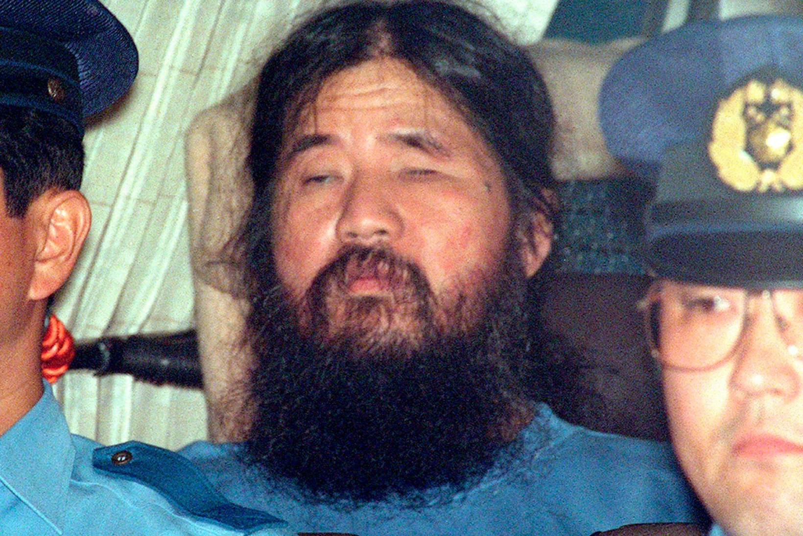 Jaapanis hukati kuus sektiliiget ning nende guru Shoko Asahara