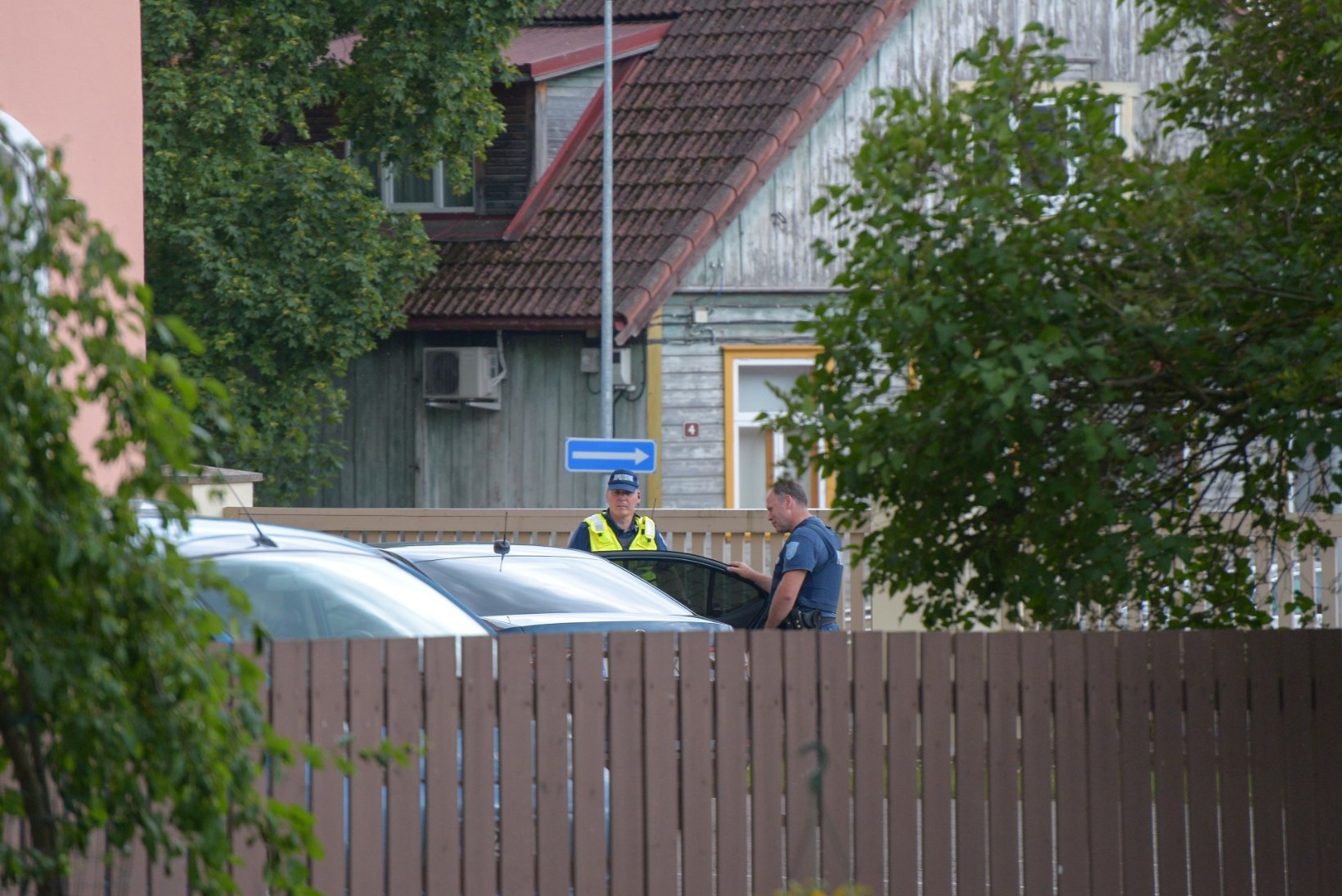FOTOD | Hedvig Hansoni maja süüdanud mehele esitati kahtlustus mõrvakatses