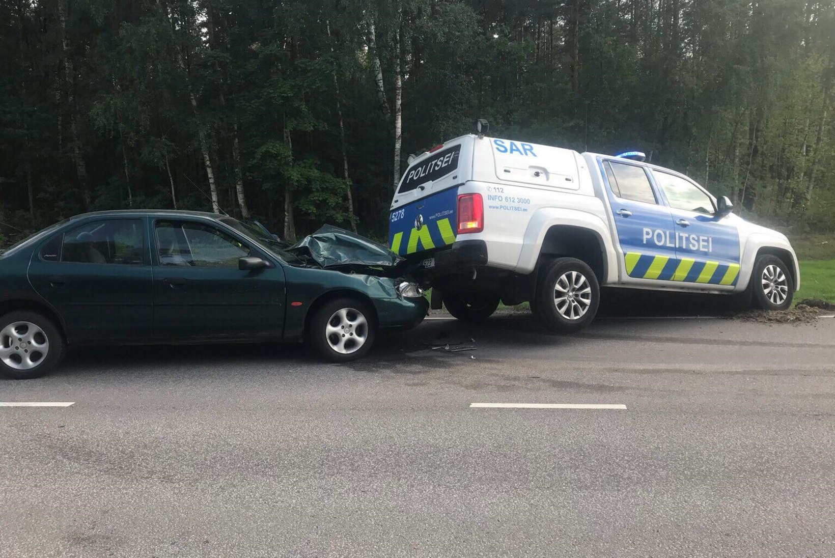 FOTO | Politseinikud sundpeatasid Pärnus joobes mehe juhitud auto