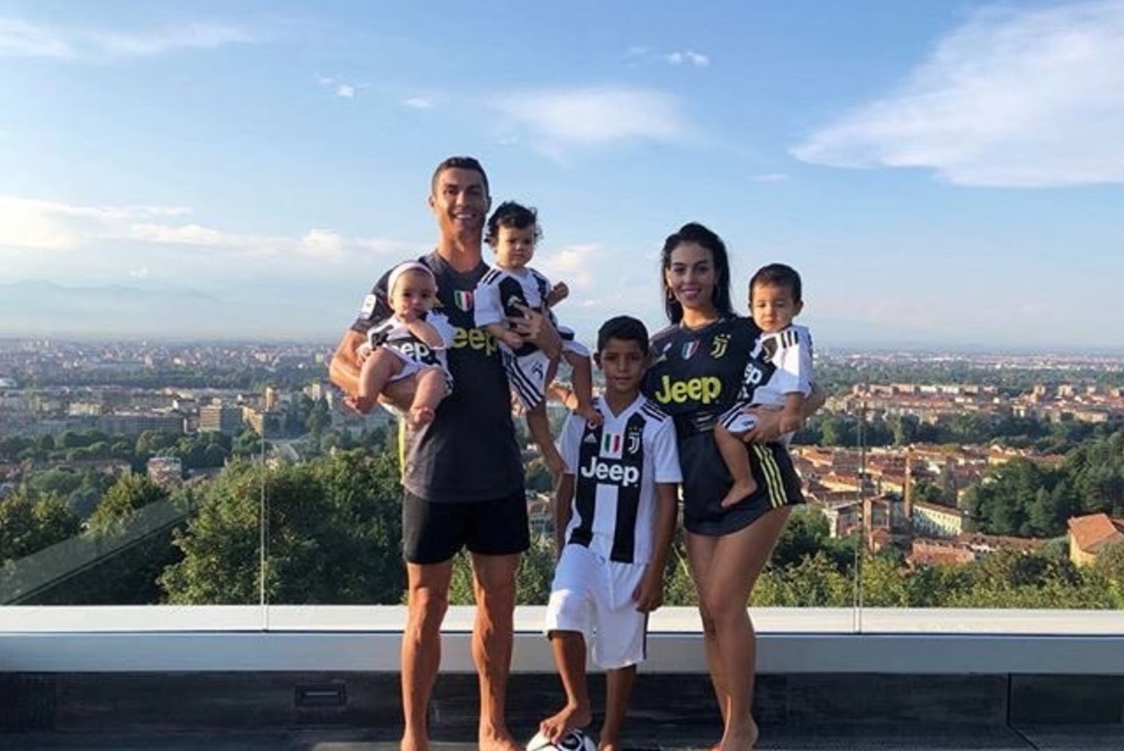 FOTOUUDIS | Nunnu! Cristiano Ronaldo on end perega Torinos sisse seadnud