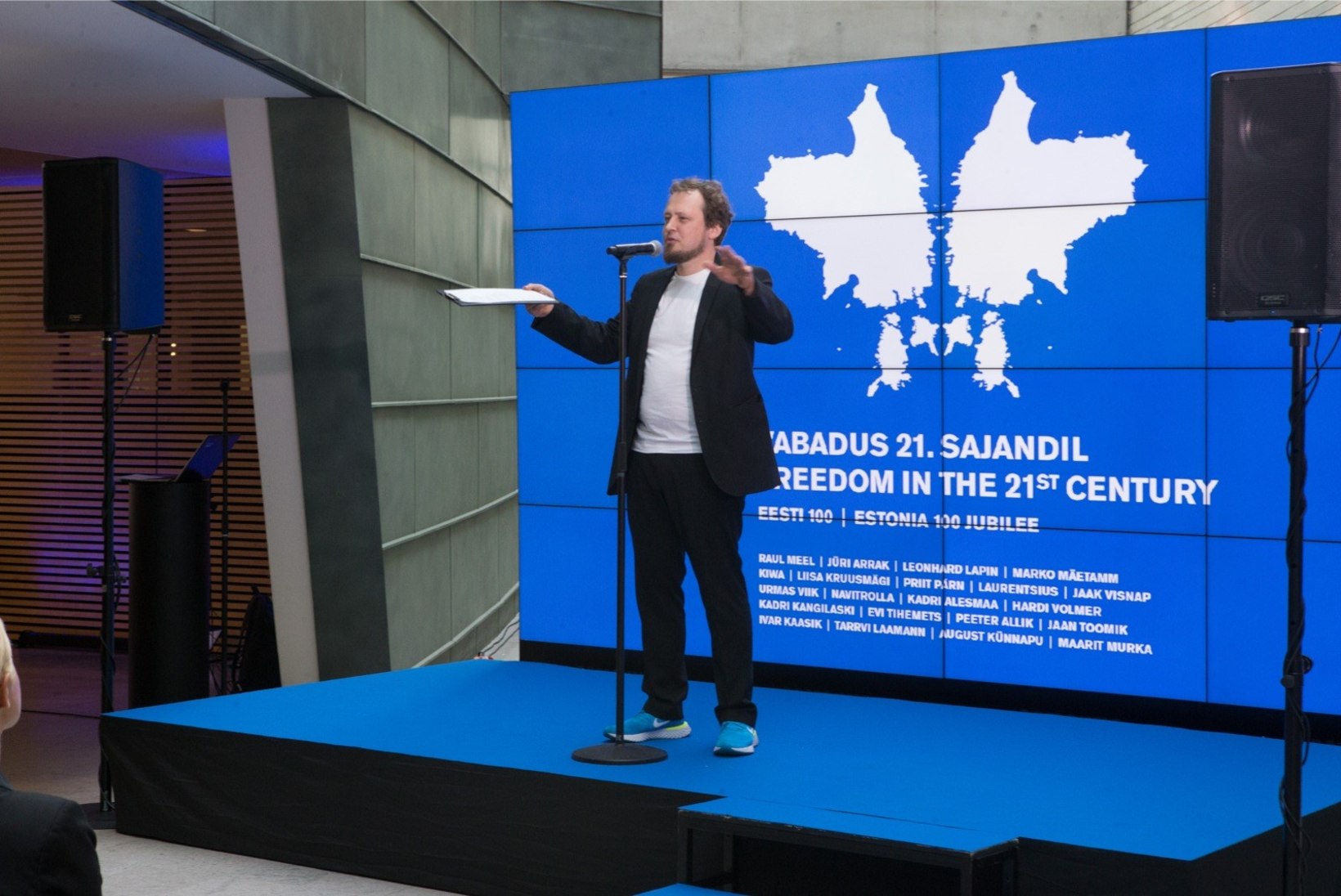 GALERII | Kunstnikud kinkisid Eesti riigile  21 vabadusest inspireeritud teost