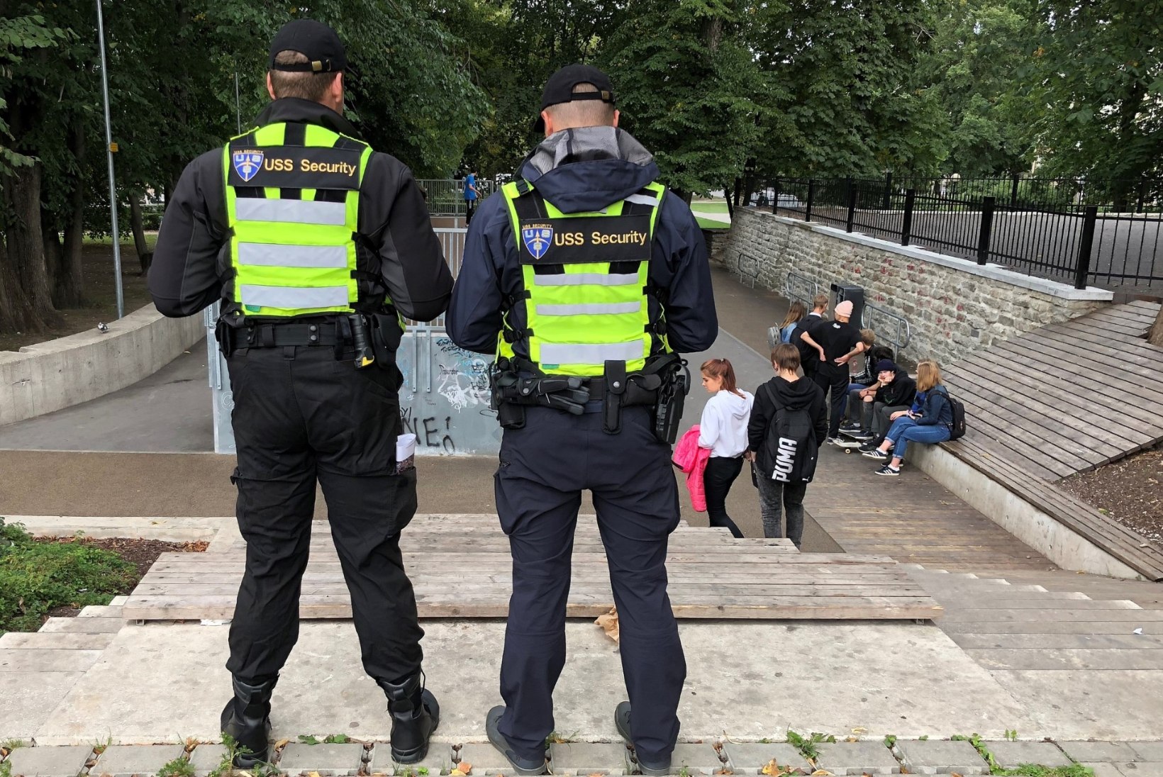 Noortekampade hirmus pannakse Tallinna parkidesse turvamehed
