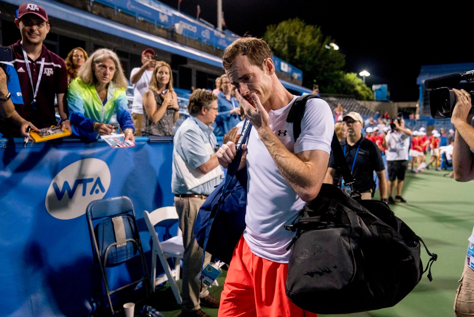 Pisarates ja vihane Andy Murray lõpetas tennisemängu kell 3 öösel!