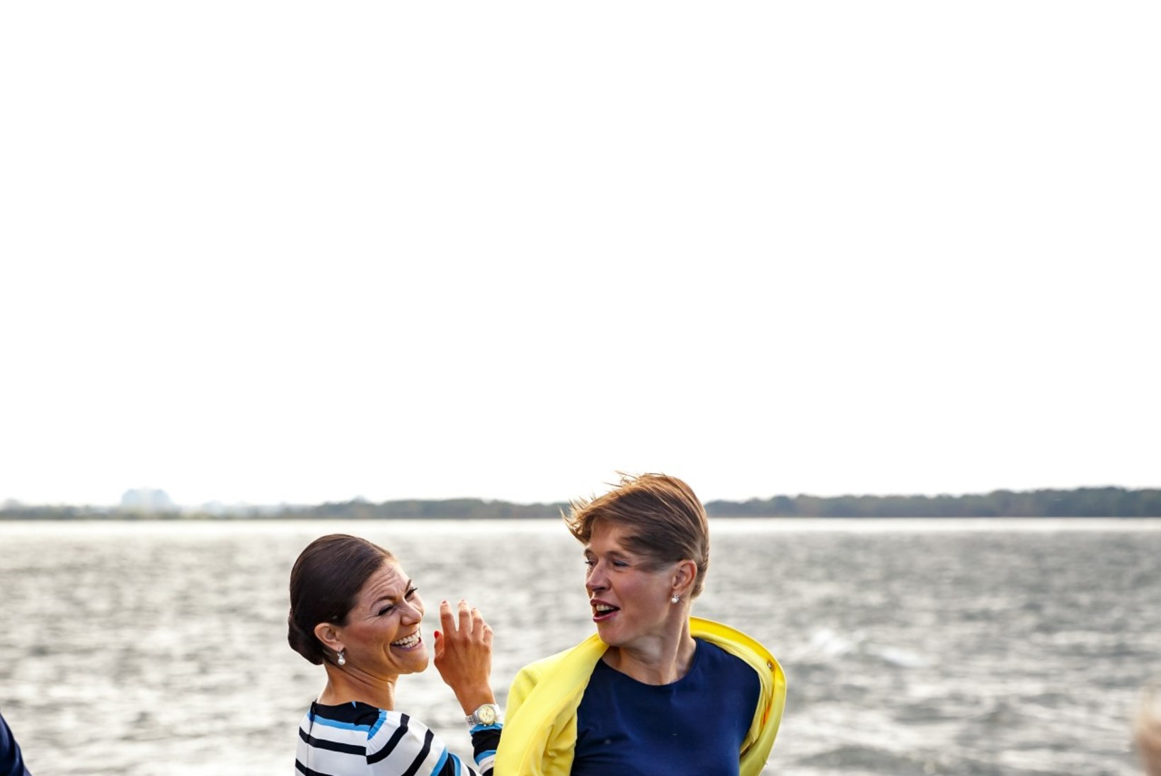 AUGUST PILDIS | Peaminister näitas rannavormi, president Kaljulaid ja Rootsi kroonprintsess said merel märjaks