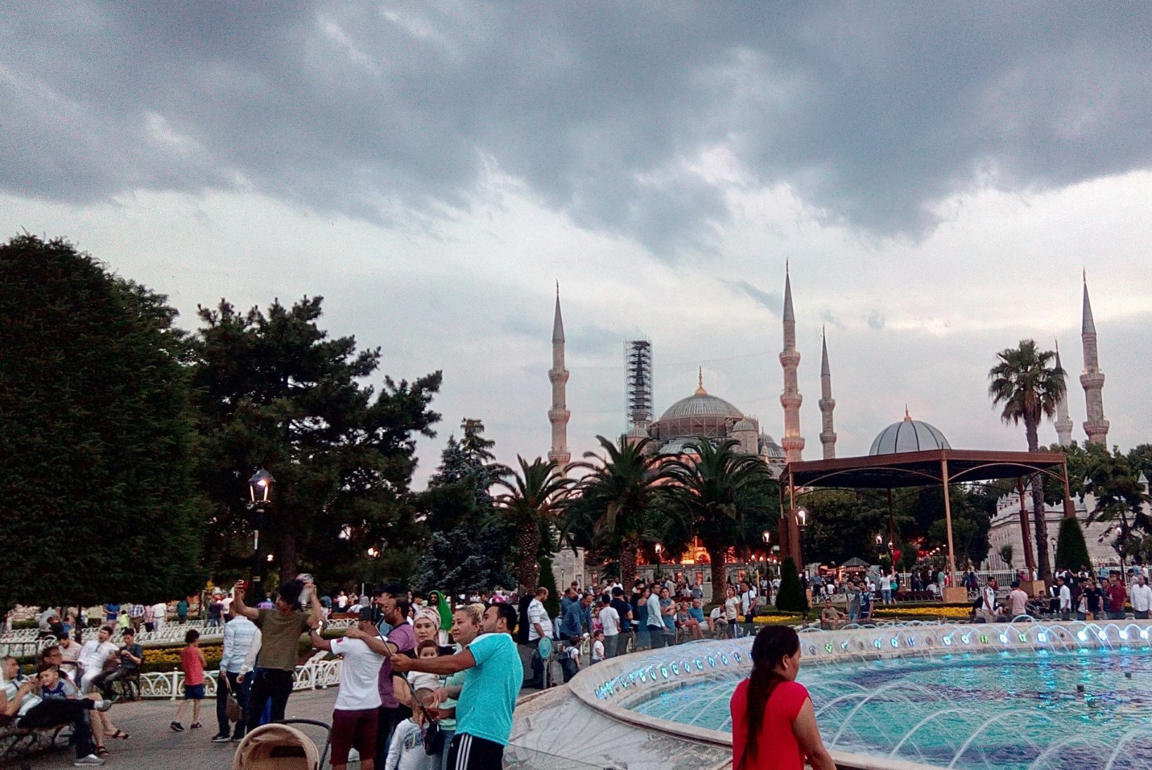 Istanbul: rikkalik ajalugu, hasartsed kaupmehed ja südamlikud inimesed 