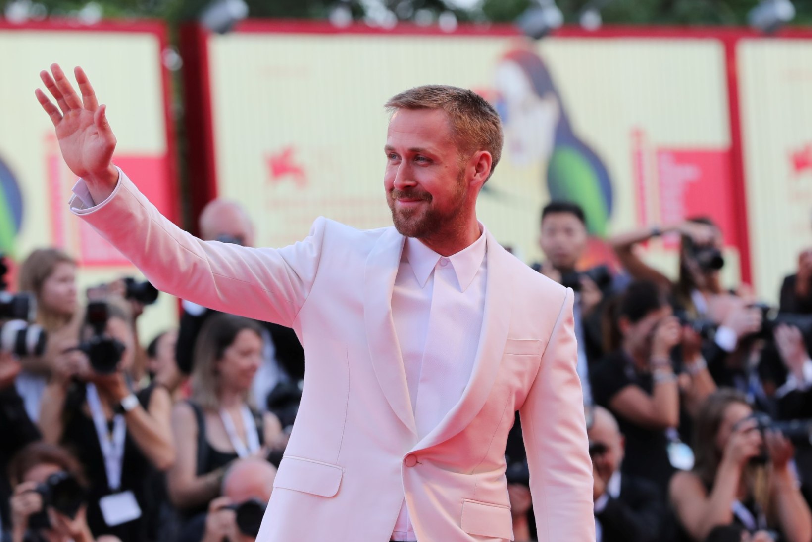 ÕL VENEETSIAS | NAGU FILMIS: Ryan Gosling saabus festivalile gondlis