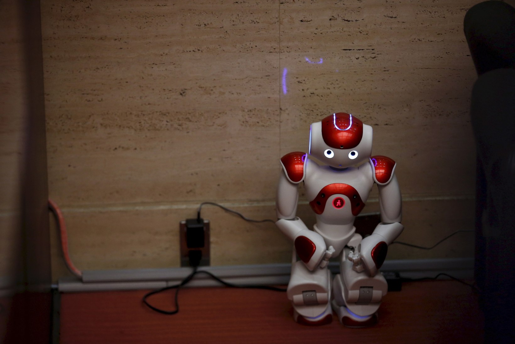 Pimedust pelgav robot äratab kaastunnet