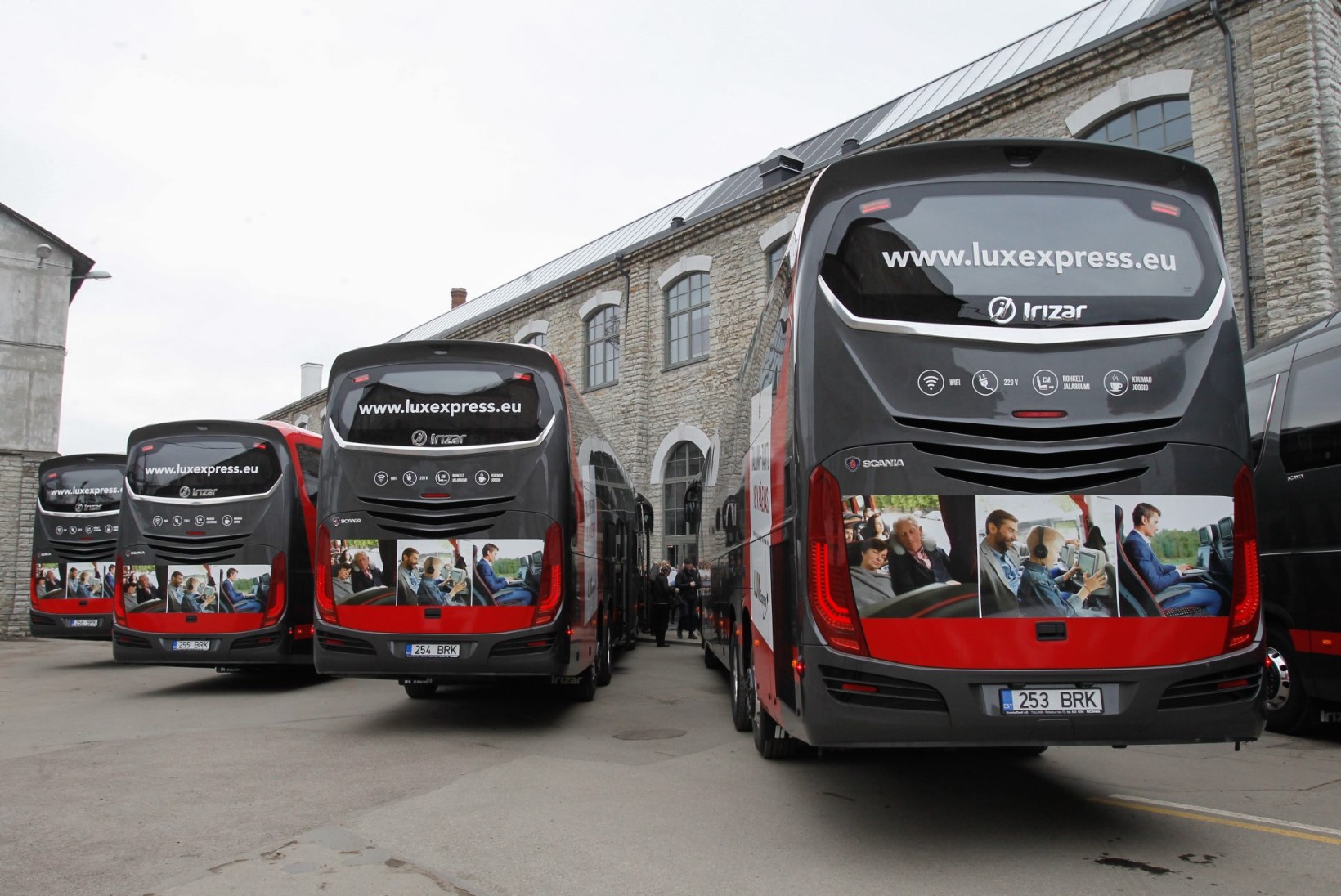 VIDEO | Napikas! Liinibuss sõidab Tallinna-Tartu maanteel nagu pöörane