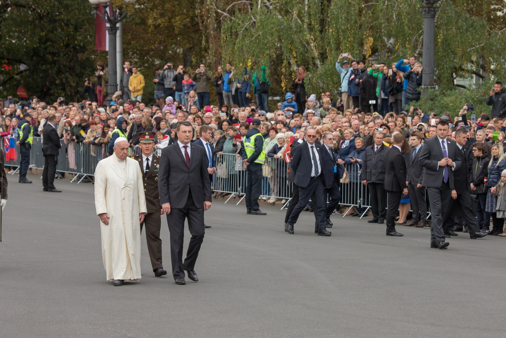 Paavsti külaskäik Lätis: riialased nautisid vaba päeva ega tõtanud püha isa tervitama
