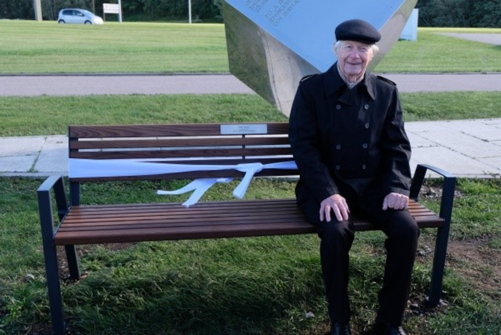Endine rallisõitja Uno Aava sai 90. sünnipäeva eel nimelise mälestuspingi