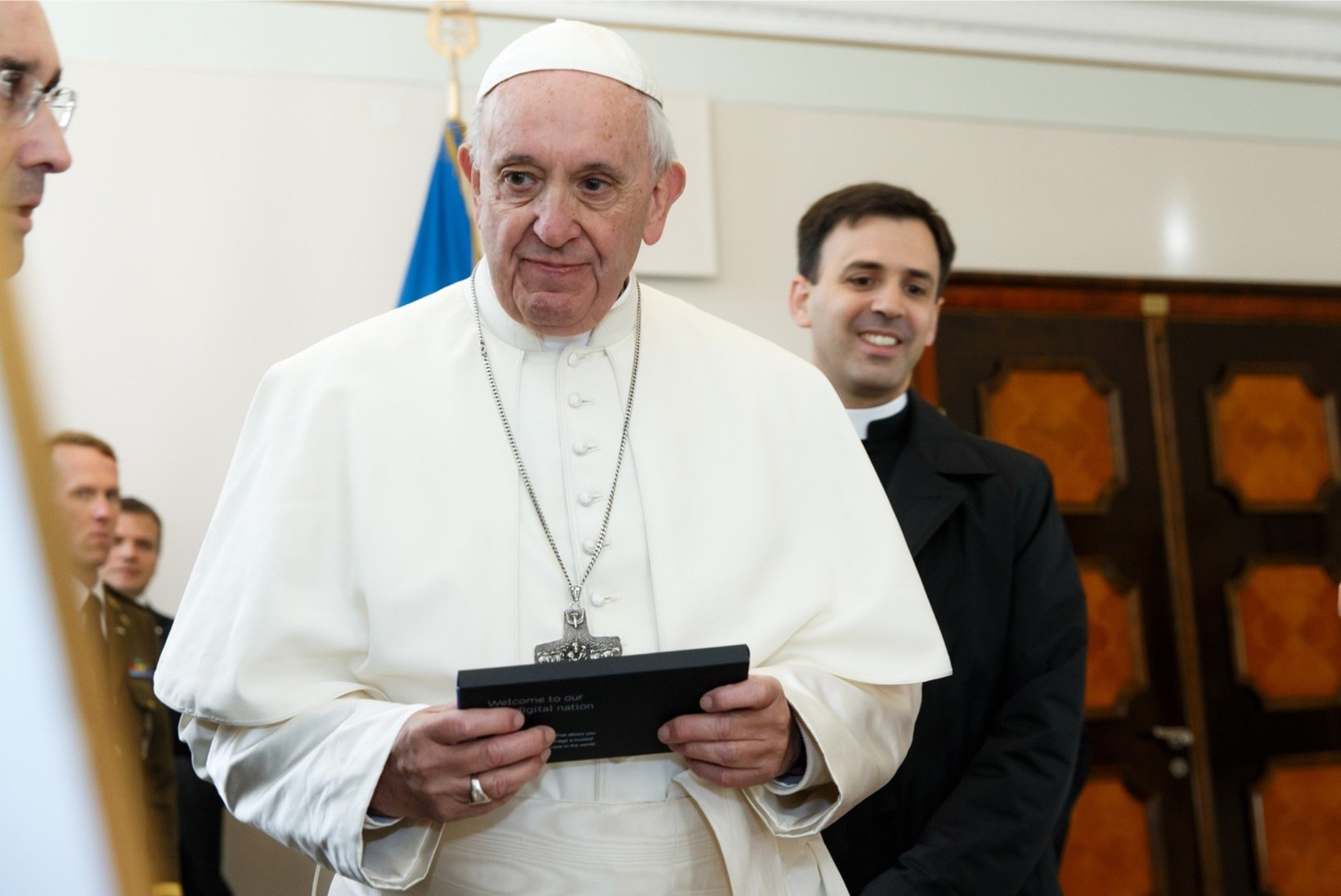 TEINE TASE | Paavsti külaskäik ajas meid tülli!