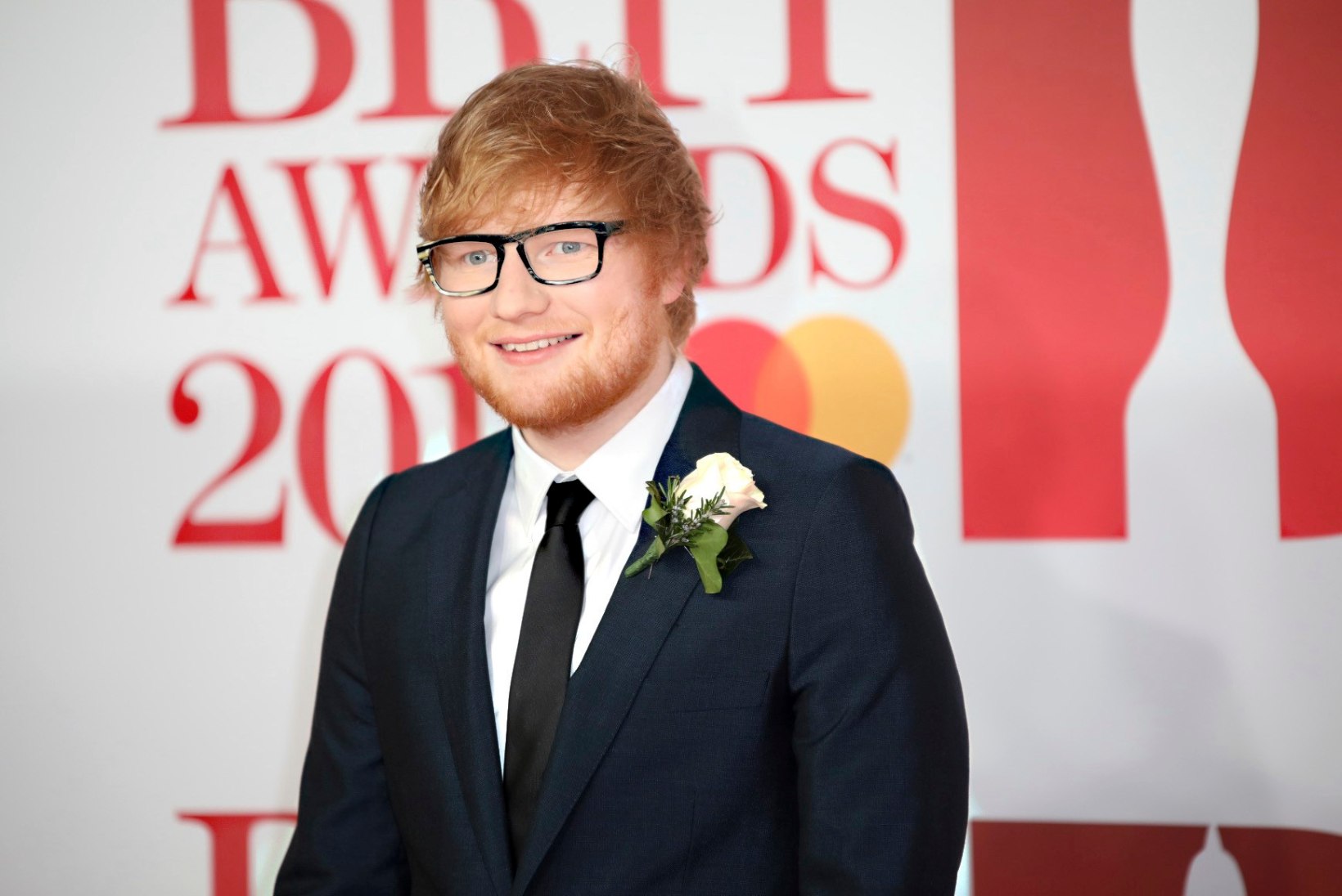FÄNNIDE TUNGIVAL SOOVIL: Ed Sheeran annab Helsingis lisakontserdi