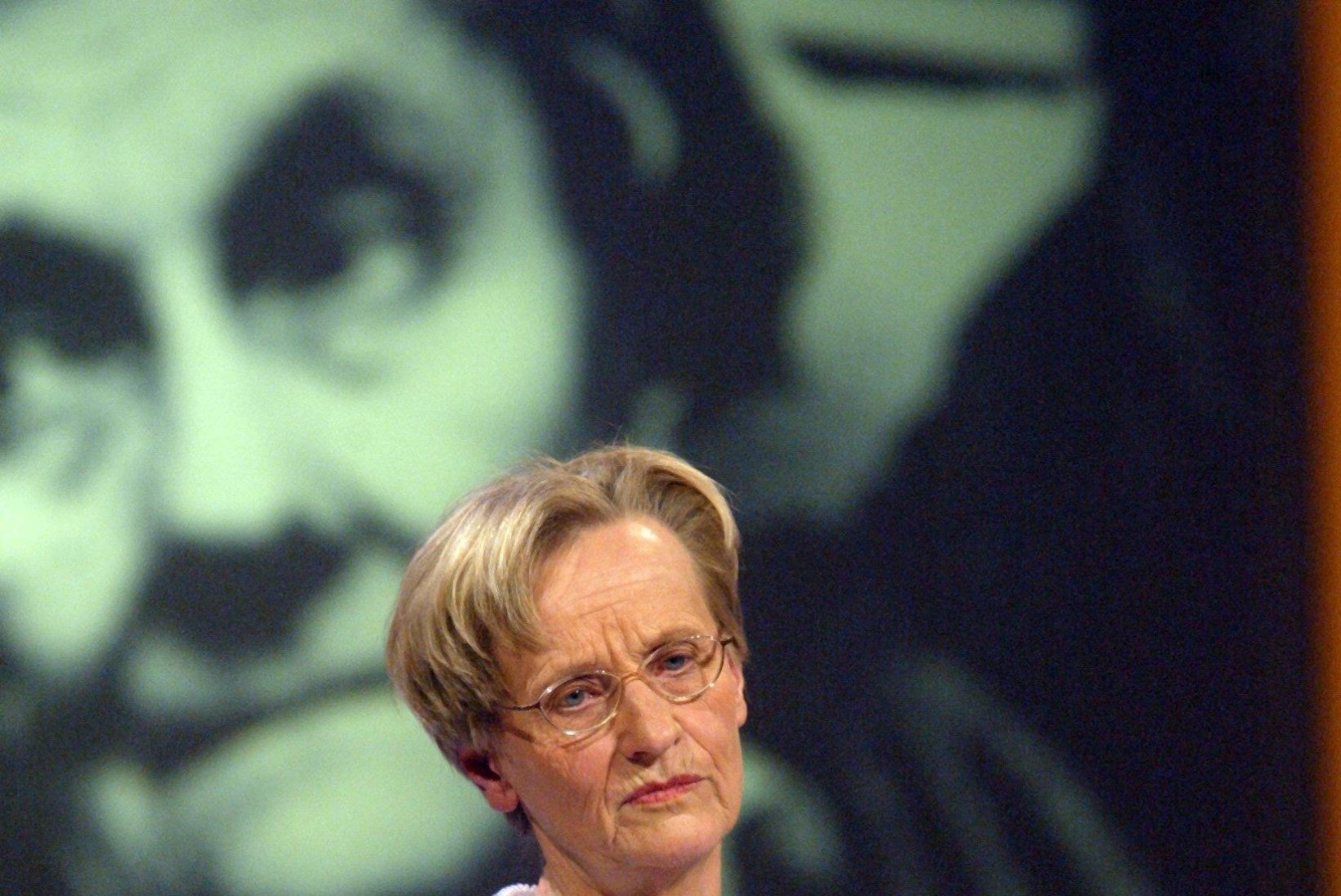 Astrid Lindgreni tragöödia: teismeline Astrid pidi lapse ära andma 
