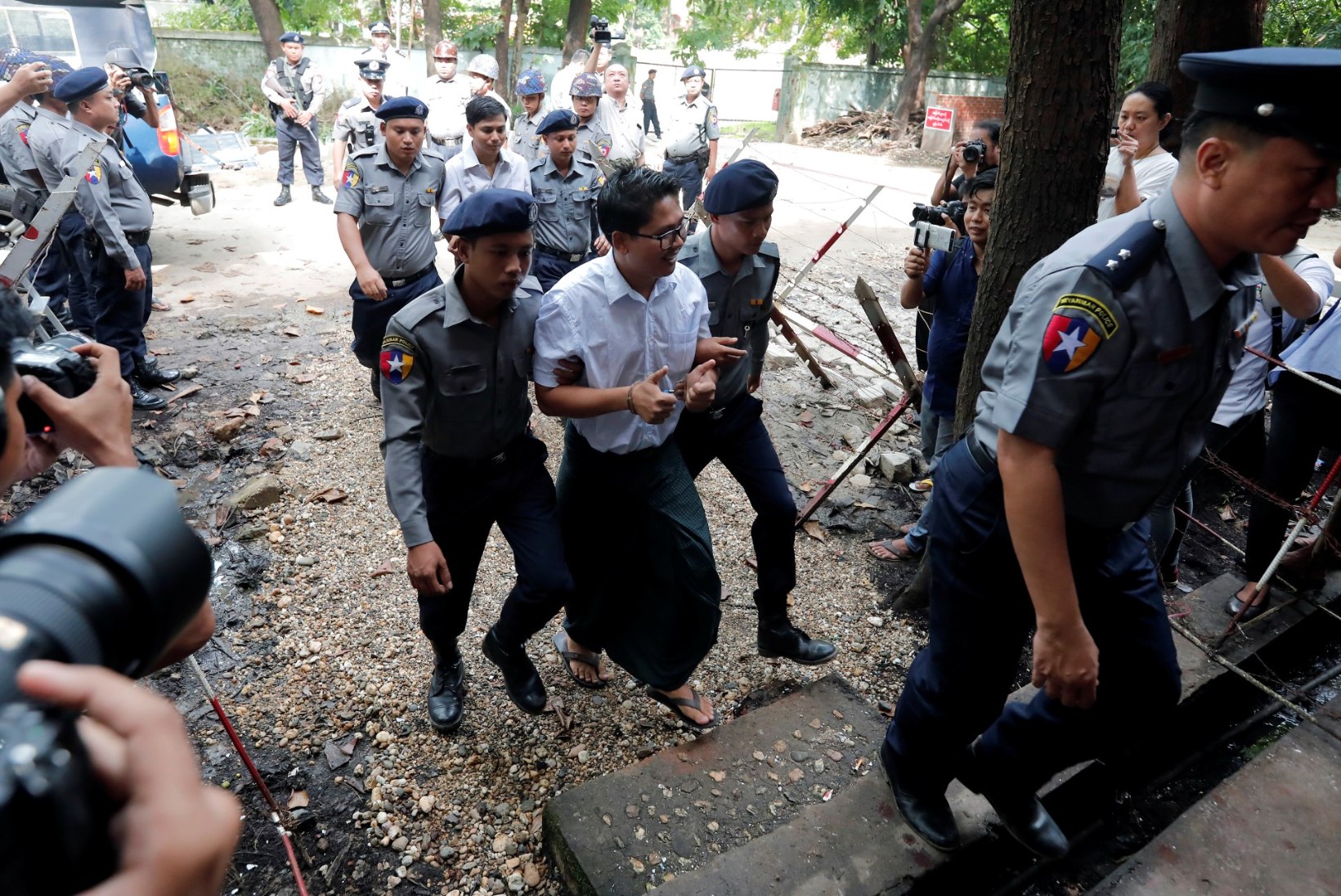Myanmaris vangistati kaks Reutersi ajakirjanikku