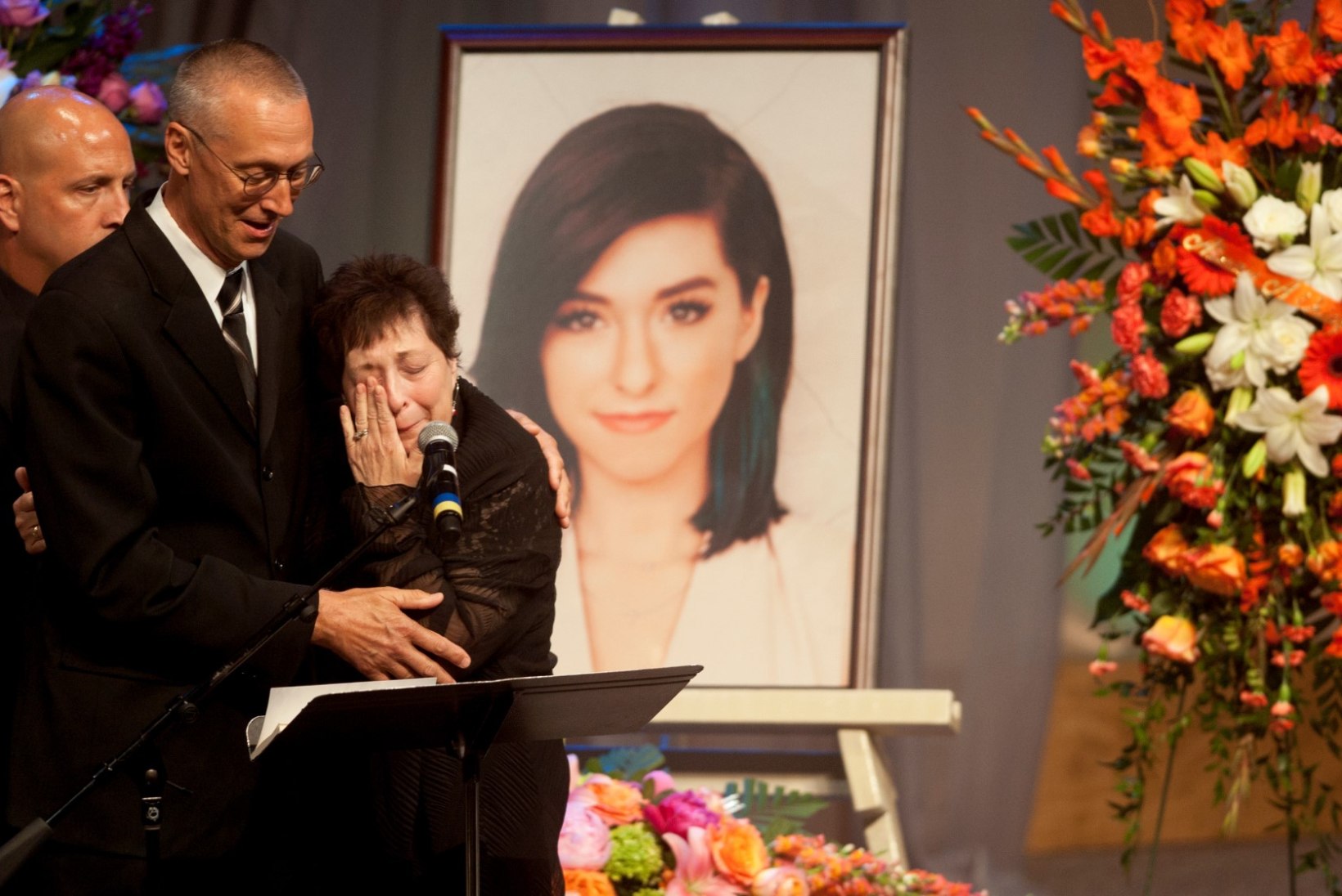 Tapetud lauljatari ema suri kaks aastat pärast tütre surma vähki