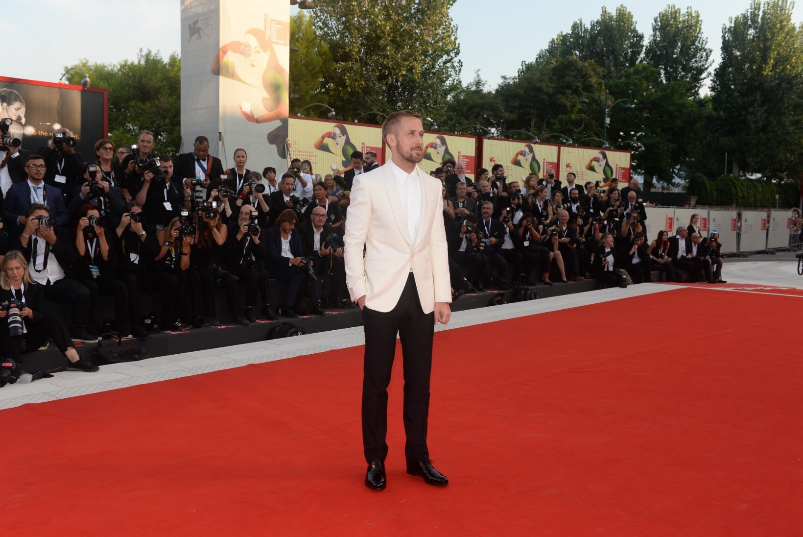 ÕL VENEETSIAS | NAGU FILMIS: Ryan Gosling saabus festivalile gondlis