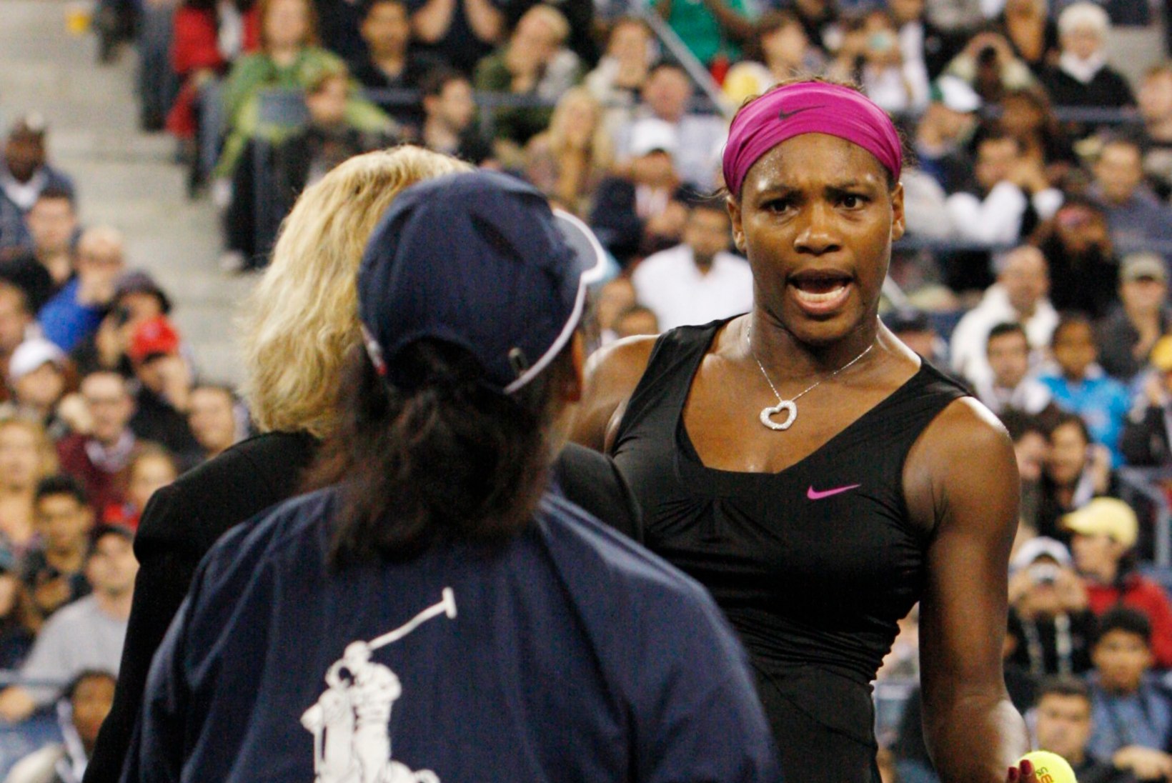 VIDEOMEENUTUS: Serena Williams on varemgi US Openil enesevalitsuses kaotanud ning kohtunikku sõimanud