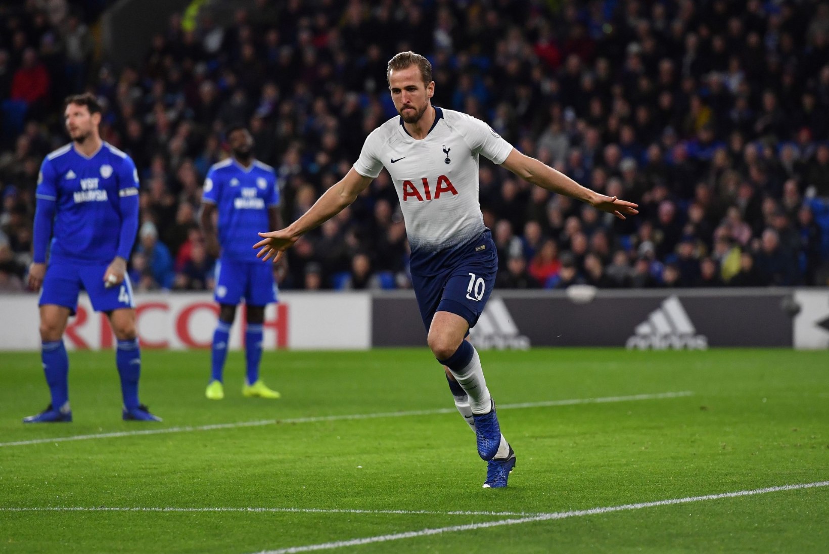 Tottenham naasis võiduteele, Kane jagab taas väravaküttide liidrikohta