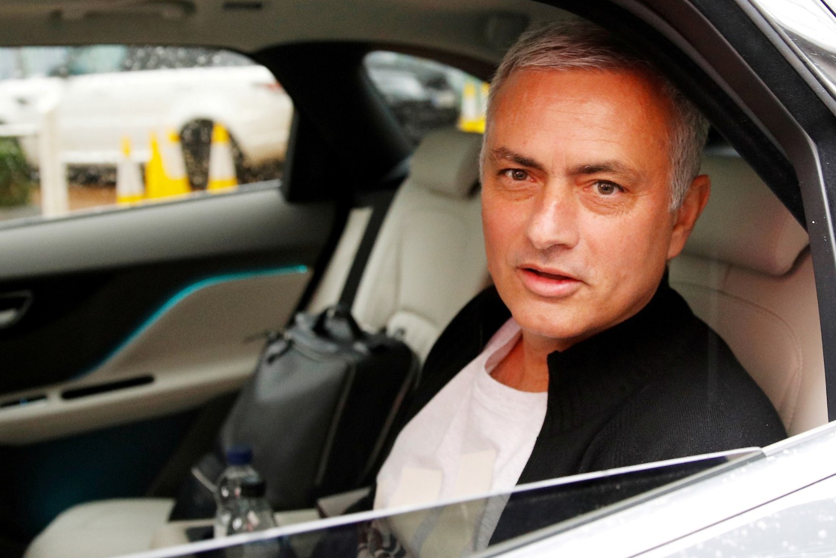 Mourinho väidab, et bussi parkimine on müüt