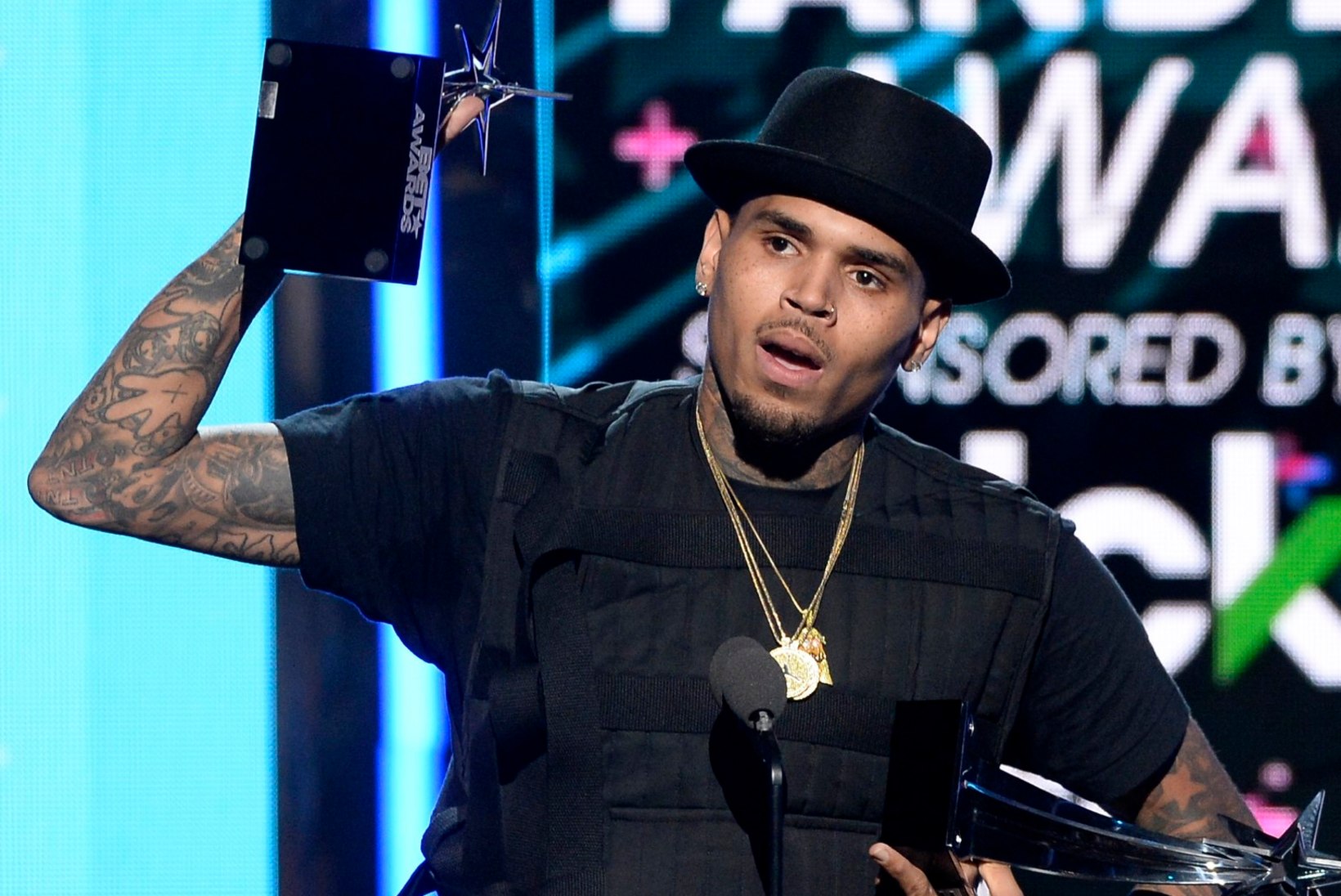 Chris Browni vägistamises süüdistav modell: see oli jõhker ja vägivaldne