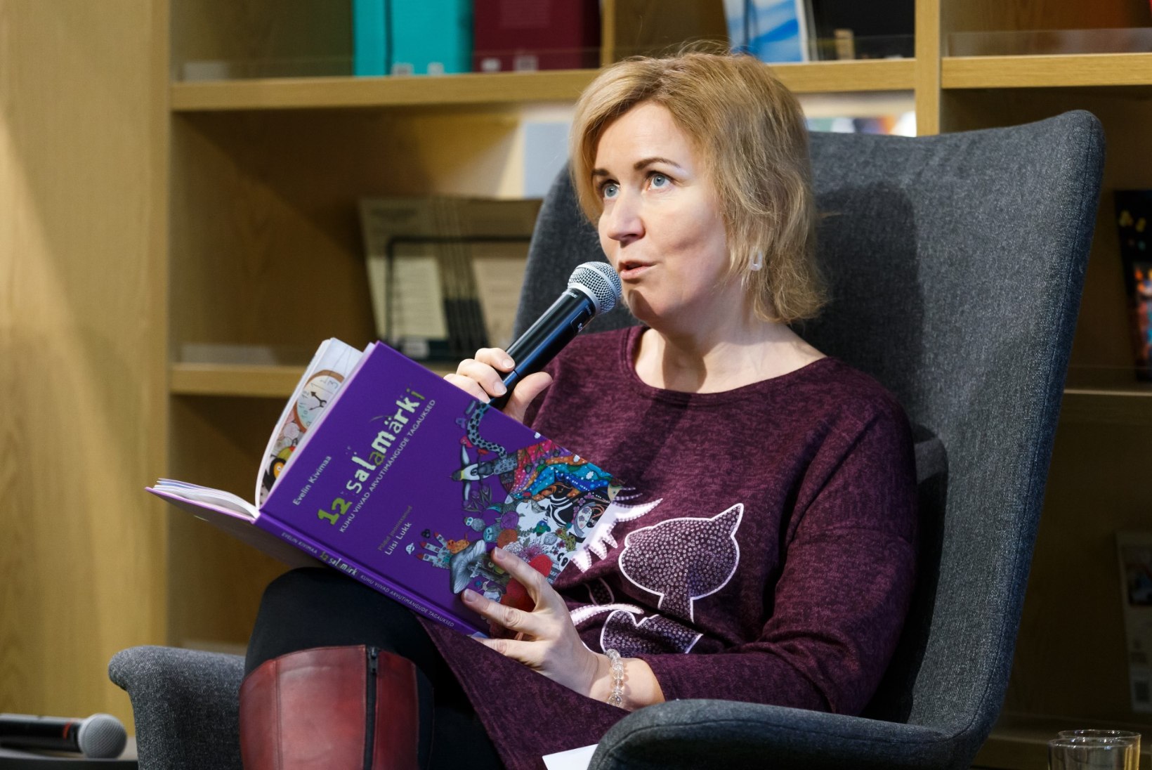 GALERII  | SALAMÄRGID: uut raamatut esitlenud kirjanik Evelin Kivimaa avastas arvutimängudes salapärased tagauksed