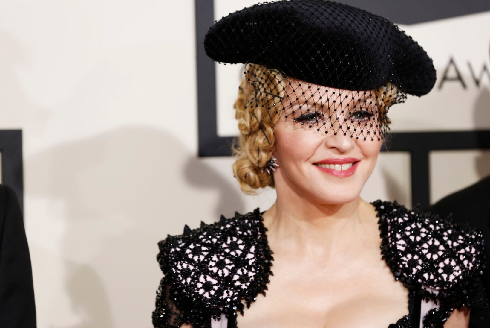 Madonna astus uude aastasse uue tagumikuga?!