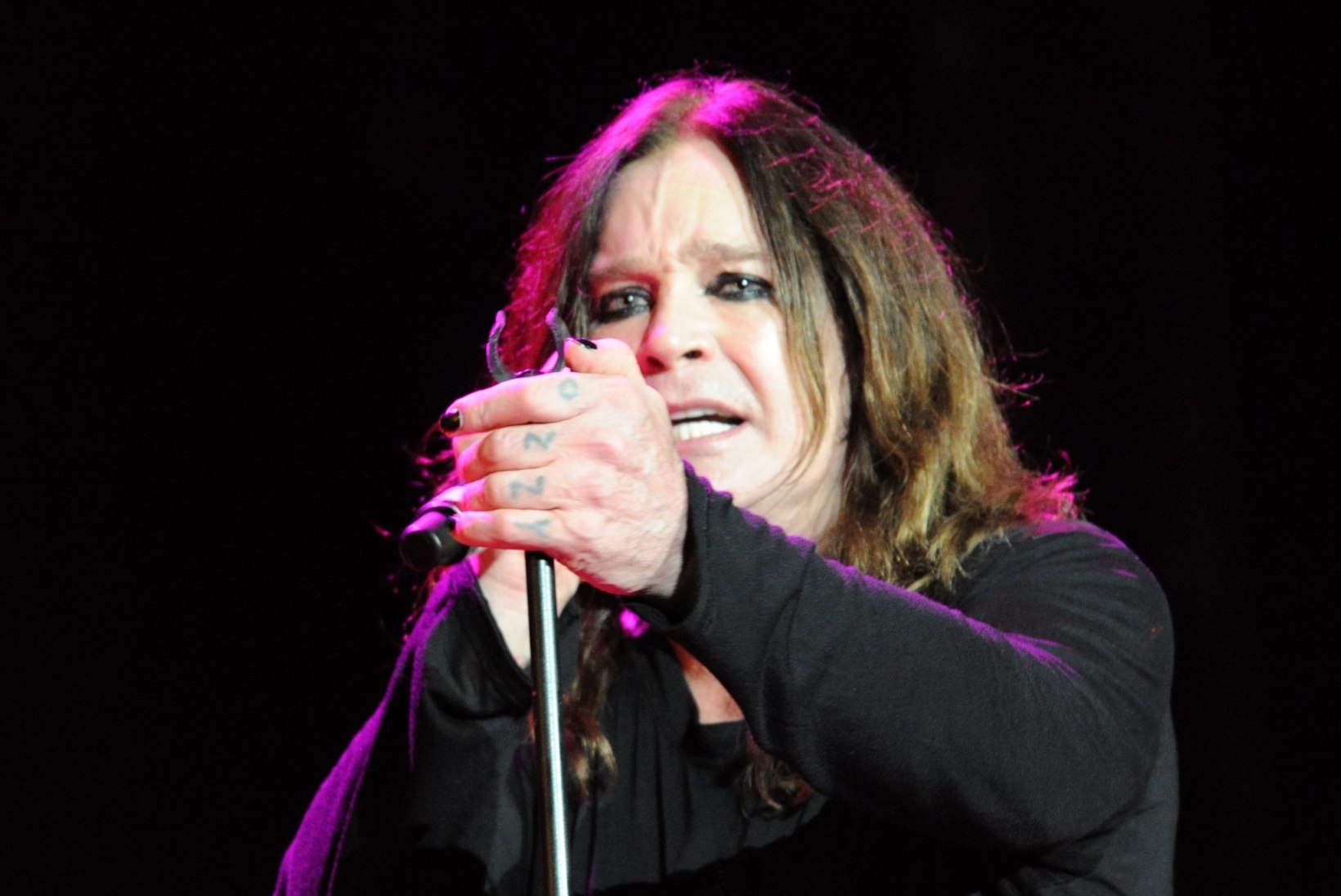 TERVIS TUKSIS: muserdatud Ozzy Osbourne jätab Euroopa turnee ära