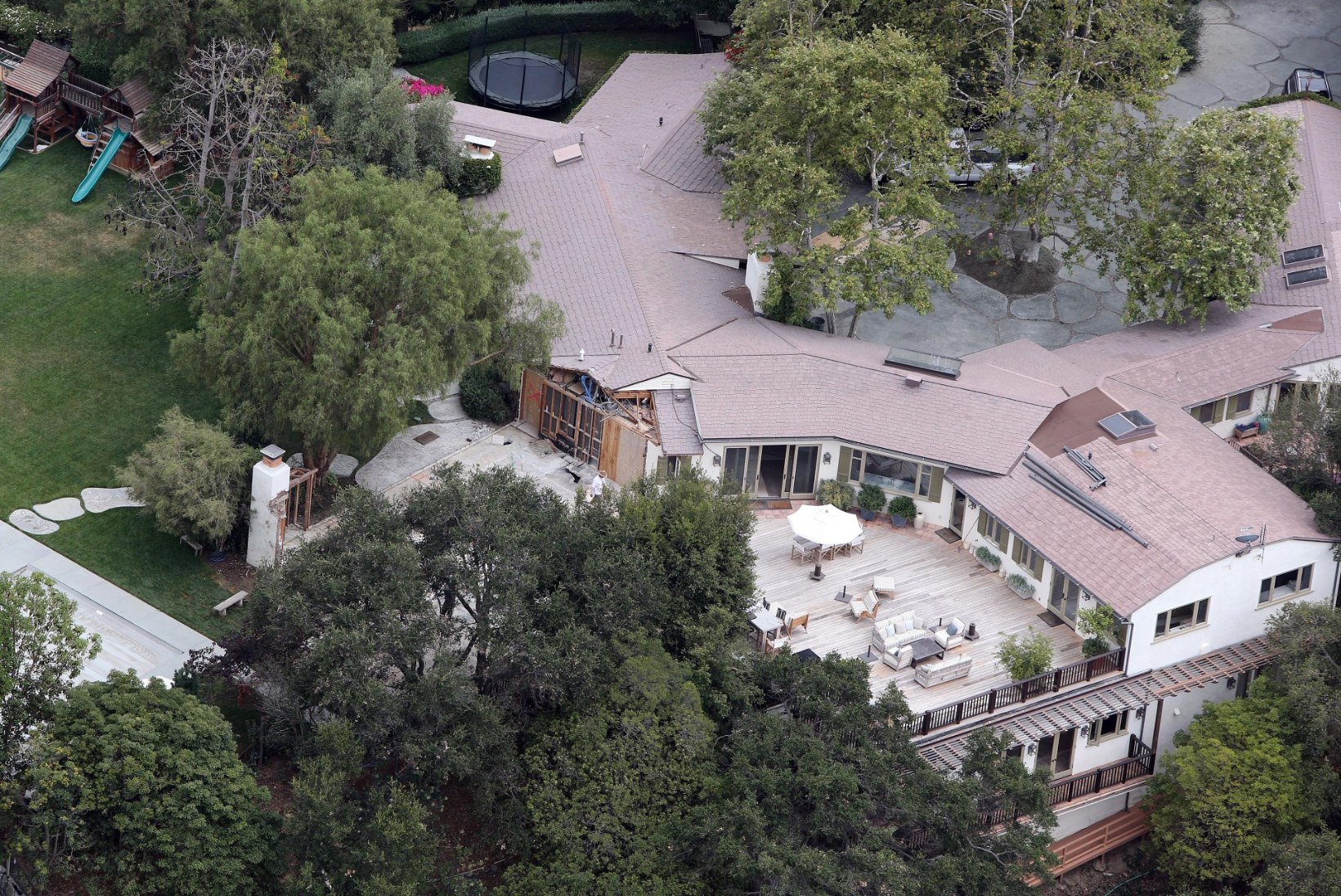 Adam Levine ostis Ben Afflecki ja Jennifer Garneri maja