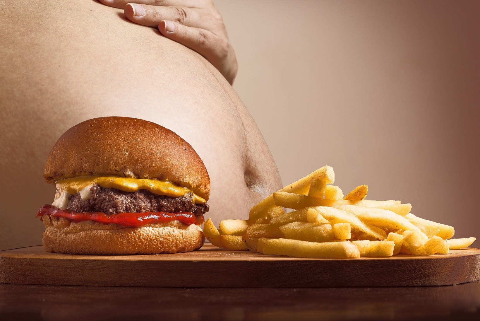 VÕIMAS EESKUJU: söömisorgiatest loobunud mees võttis 108 kilo alla