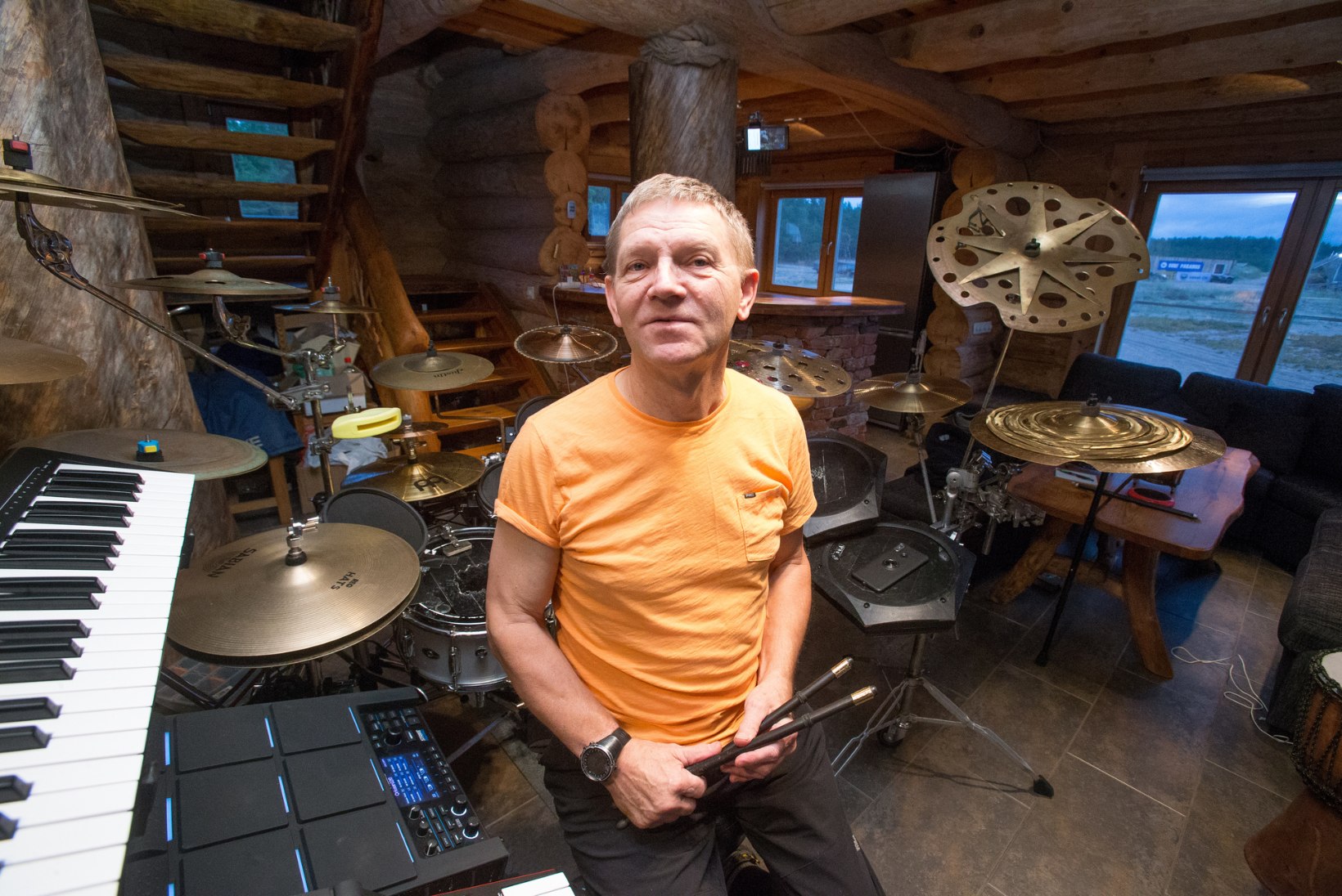 GALERII | Paap Kõlar: „Olen lootusetu trummitaldrikute kokkukuhjaja.“