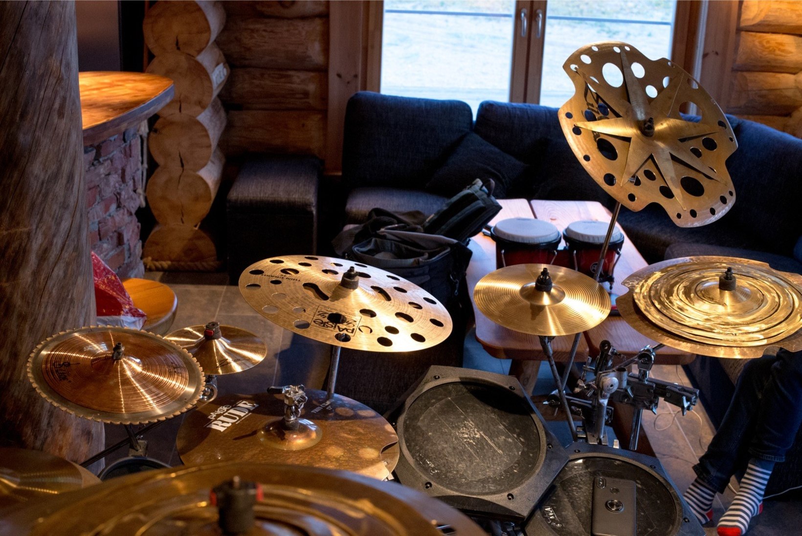 GALERII | Paap Kõlar: „Olen lootusetu trummitaldrikute kokkukuhjaja.“