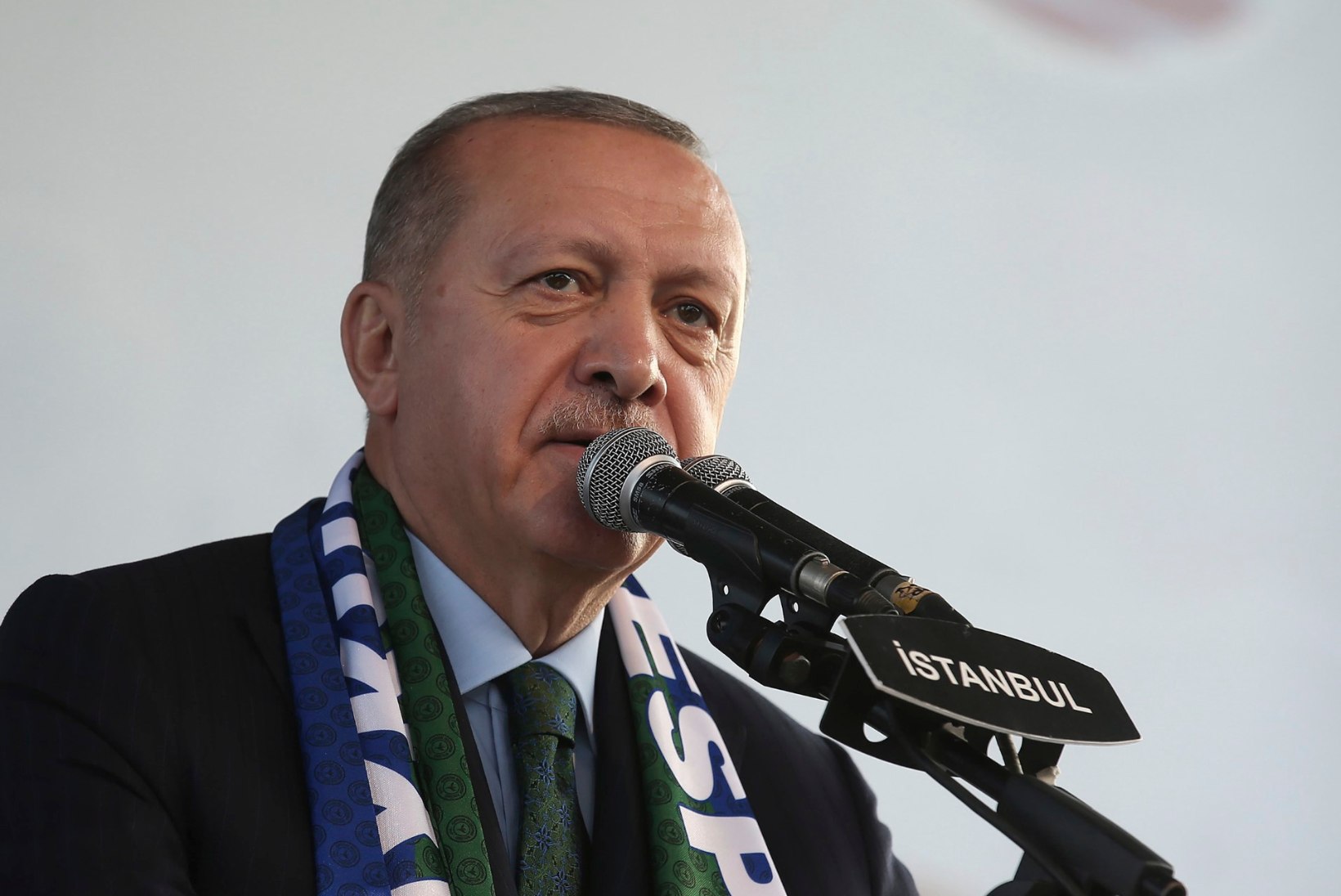 E-sigarette jälestav Erdogan soovitas türklastel veipimise asemel teed juua