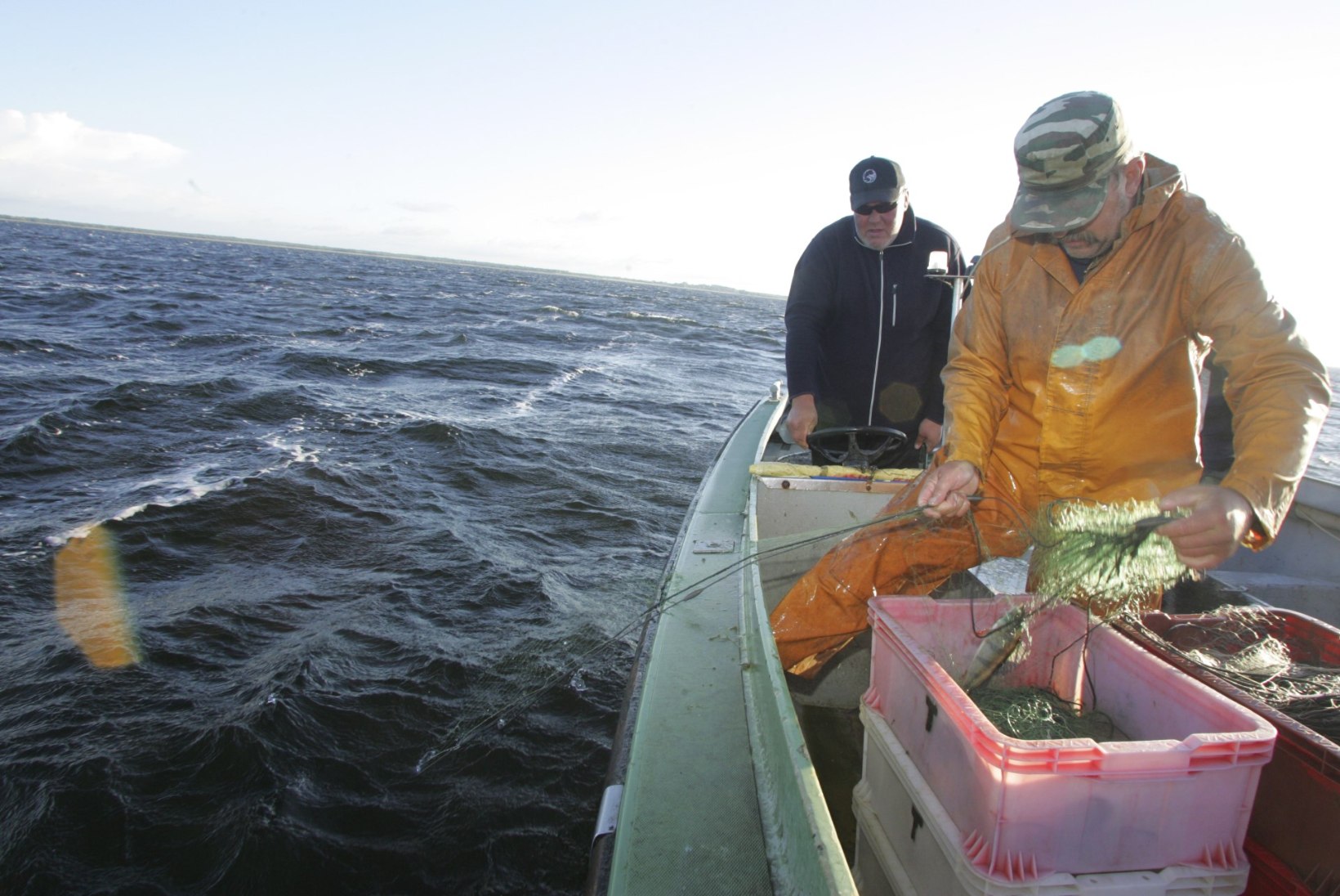 Kalurid võivad homsest Peipsil põhjanoodaga püüda