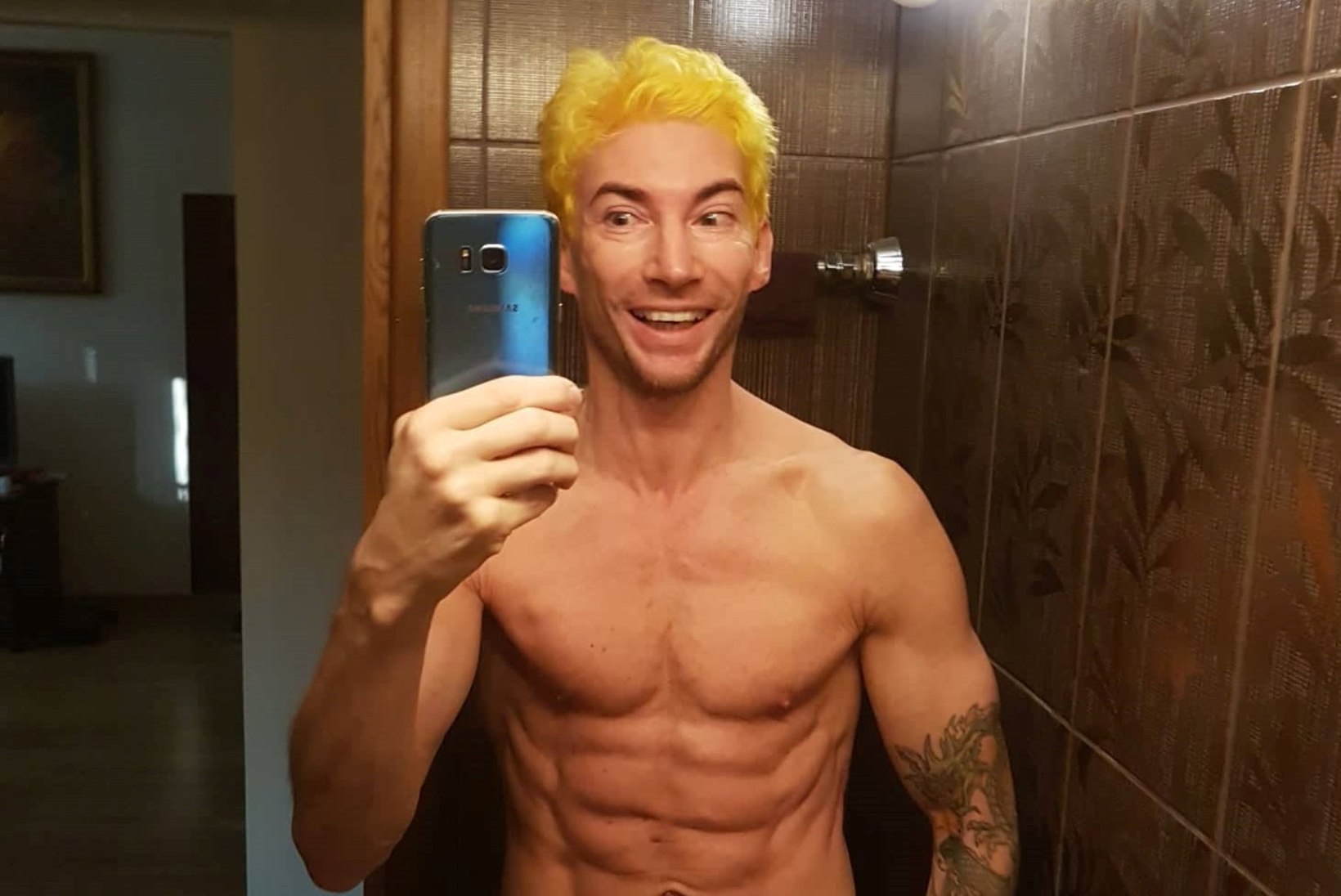 FOTO | Väike päike! Strippar Marco värvis juuksed kollaseks