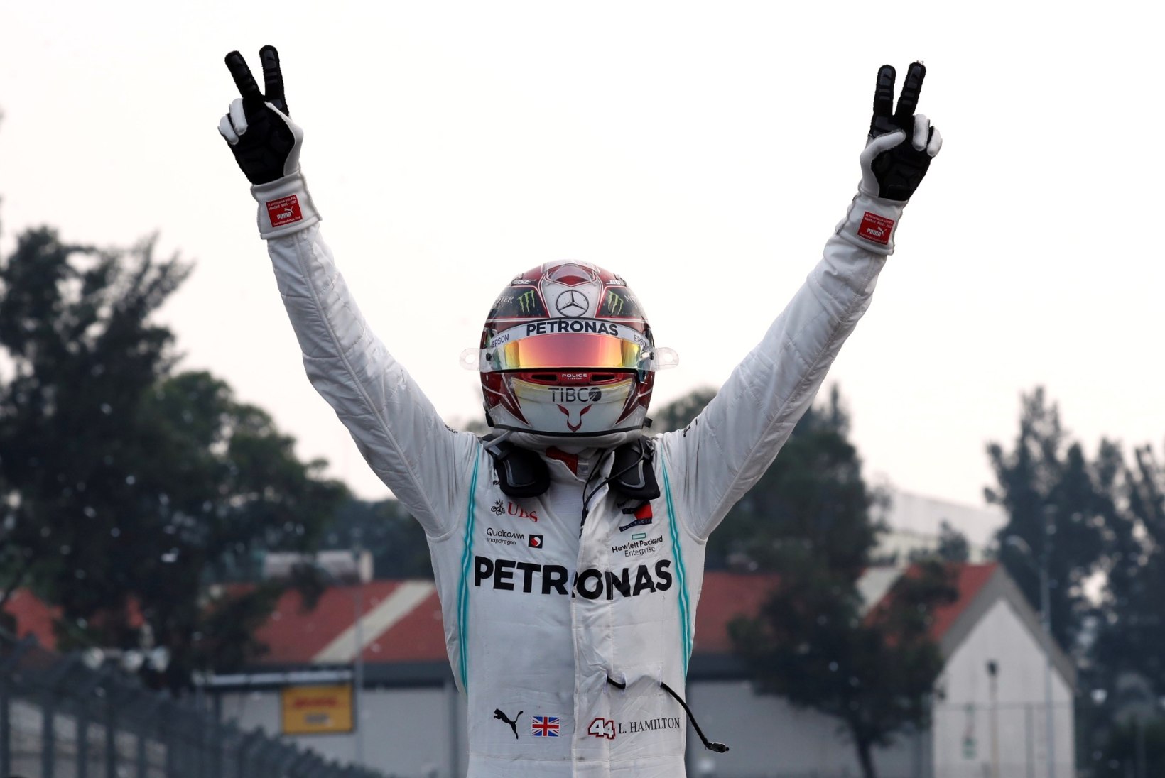 Mehhiko GP: Hamilton võitis sõidu, kuid MM-tiitel jäi veel lahtiseks