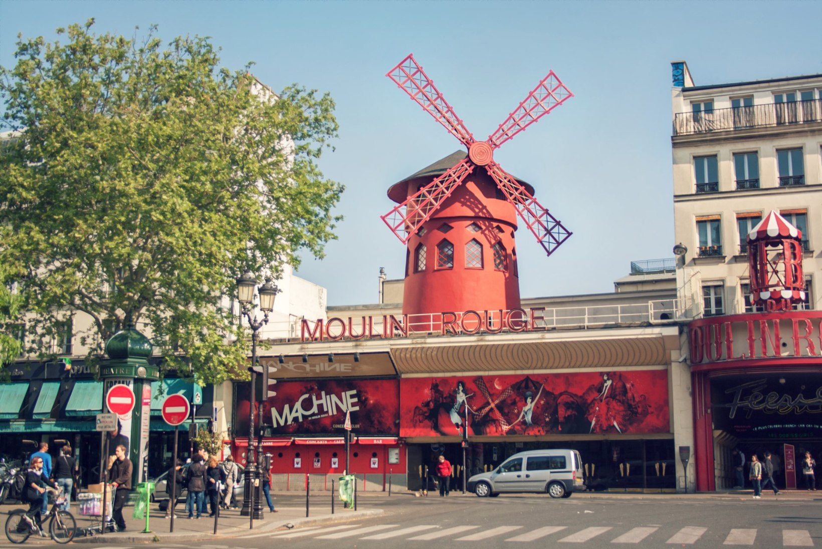 MINEVIKUHETK | 6. oktoober: uksed avas maailma kuulsaim kabaree Moulin Rouge