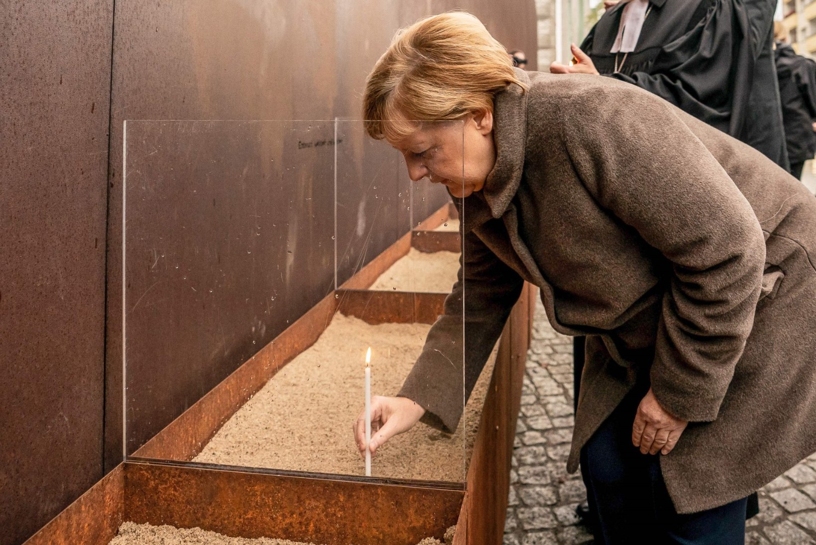 Angela Merkelist sai Saksamaa liidukantsler tänu Berliini müüri langemisele