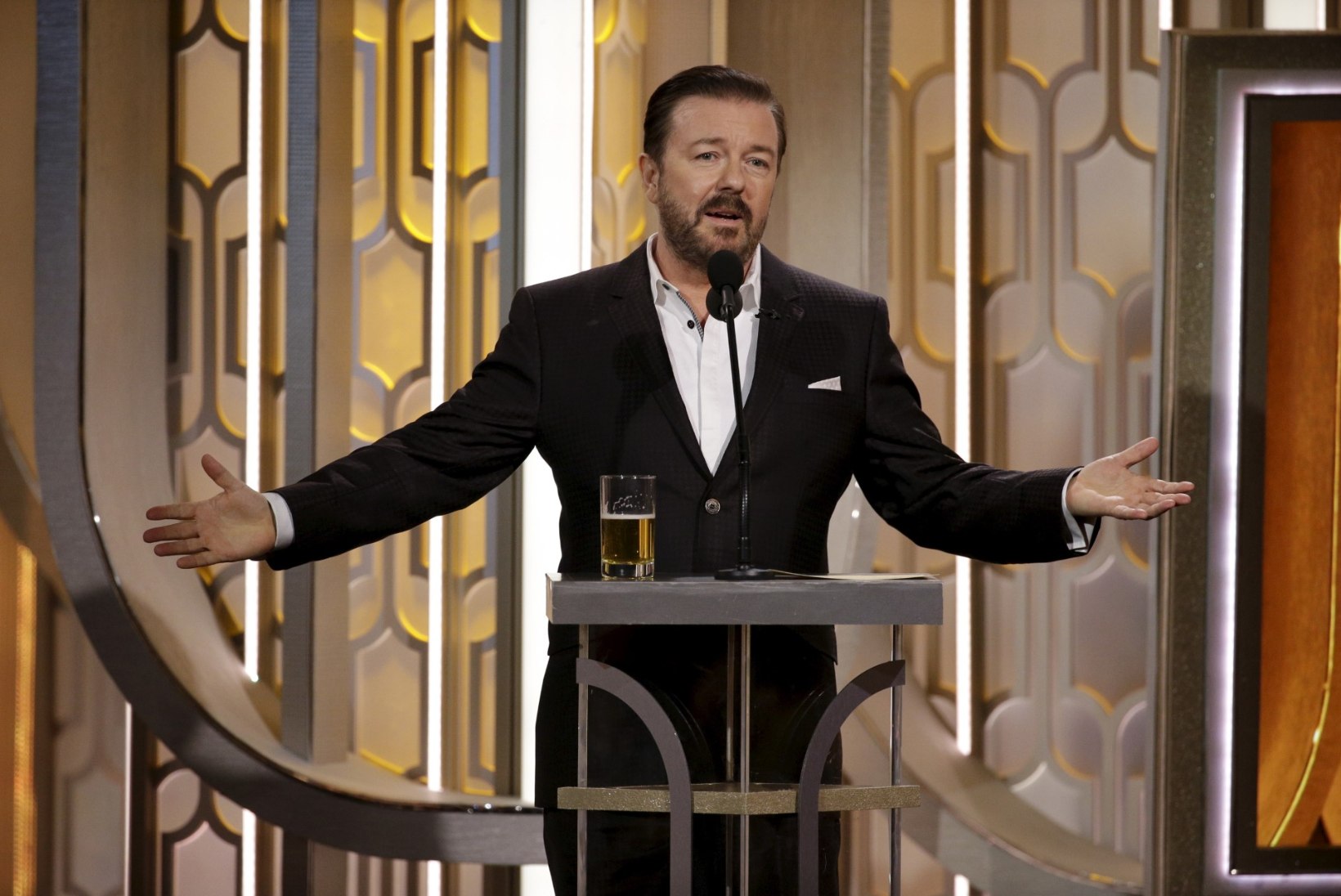 Koomik Ricky Gervais purustas Kuldgloobuste rekordi