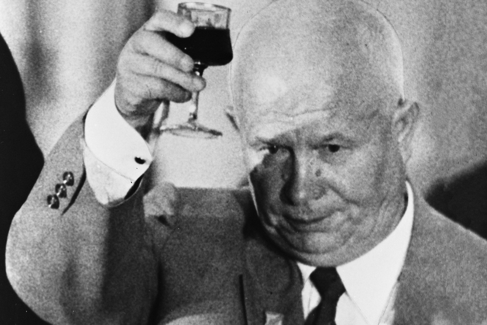 MINEVIKUHETK | 15. november: Hruštšov kutsus Ameerikat üles sõbralikule raketivõistlusele