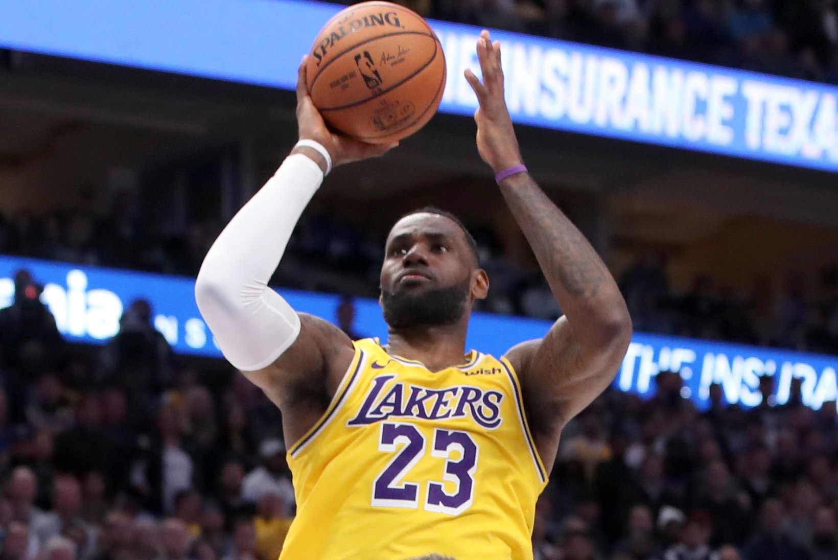 VIDEO | Lakers alistas põnevuslahingus lisaajal Mavericksi, LeBron James ja Luka Doncic tegid kahe peale ajalugu