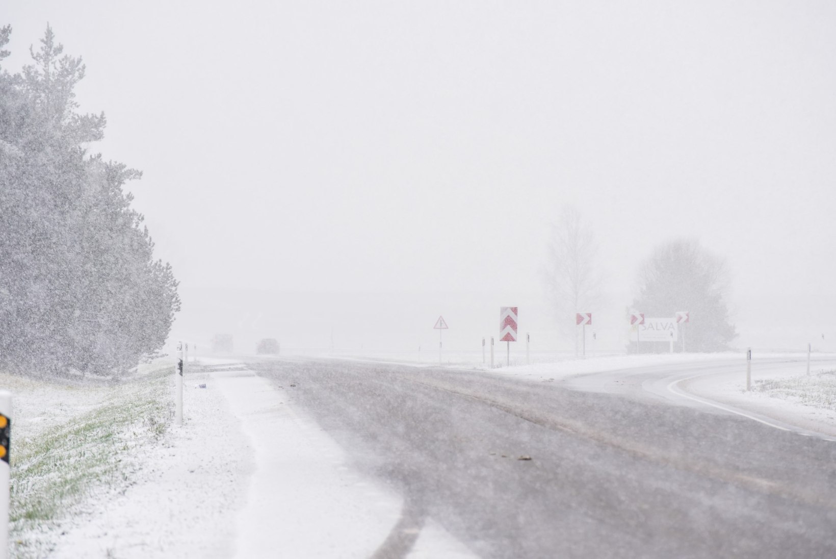 GALERII | TALI TULEB: Viljandis on paks lumesadu!