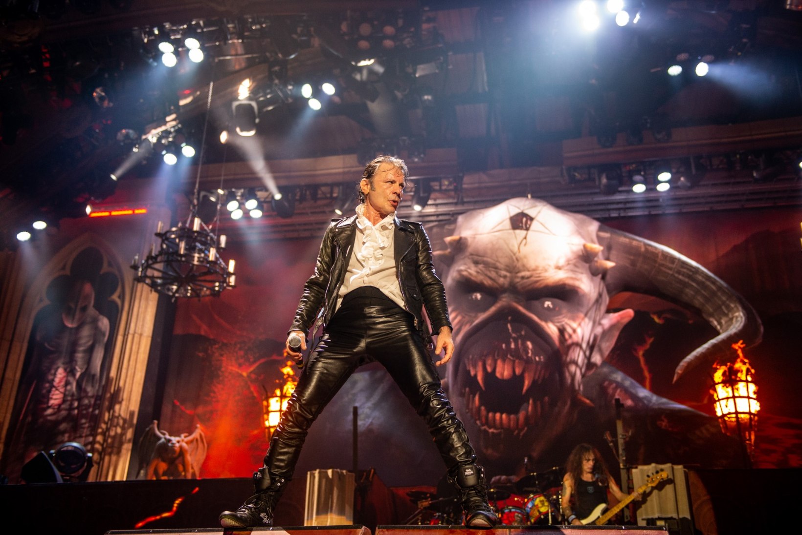 Iron Maideni ninamees Bruce Dickinson tuleb Tallinnasse, kuid sedapuhku jutuetendusega