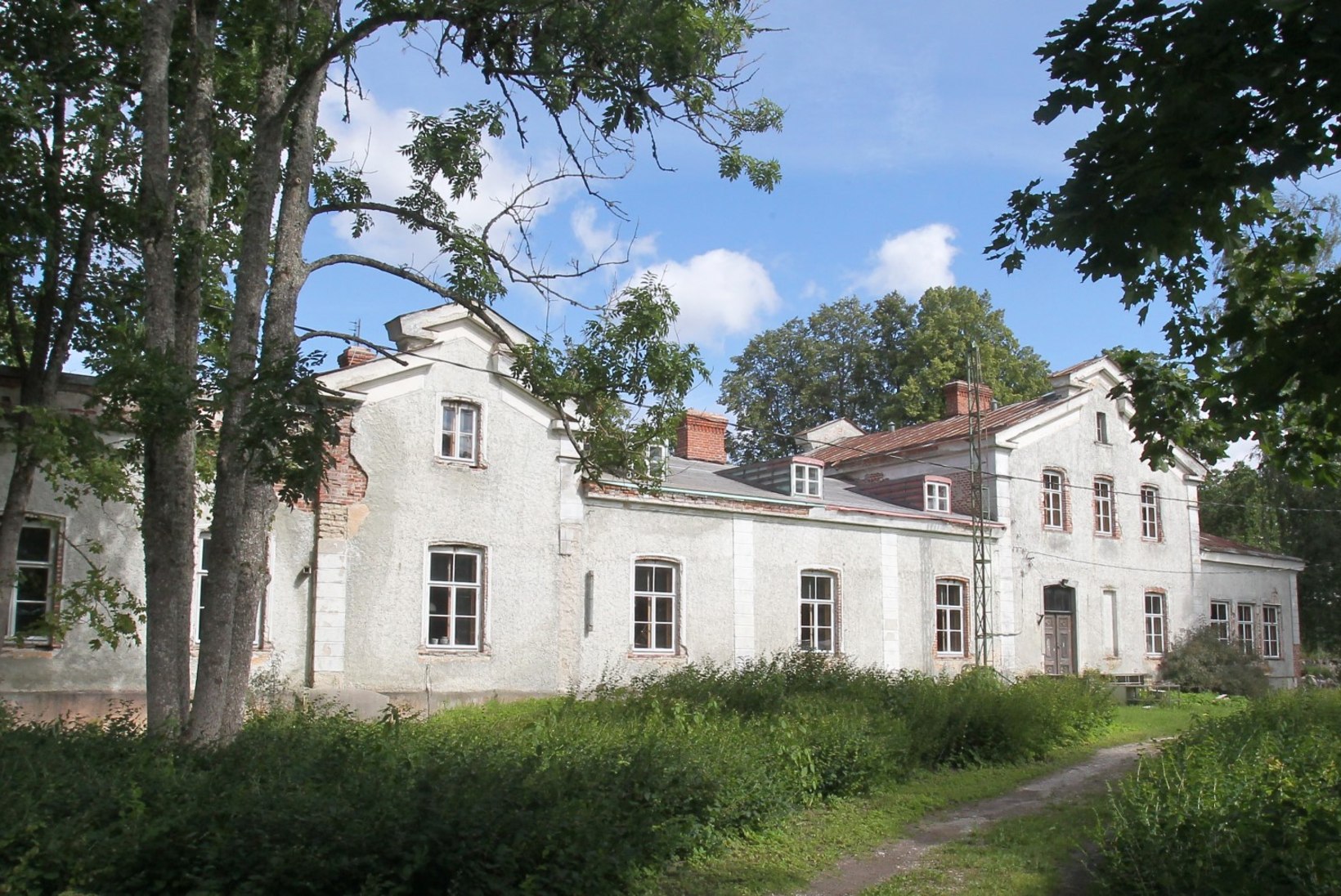 Tõnis Erilaiu lehesaba | Kuidas Eestis leegitsesid kümned mõisad
