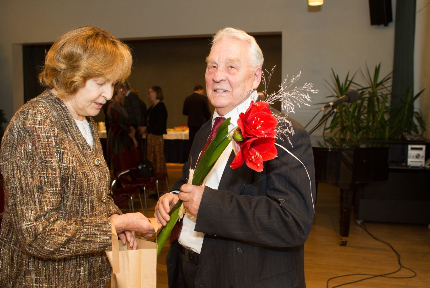 GALERII | Kirjanike majas tähistati Arvo Valtoni 84. sünnipäeva