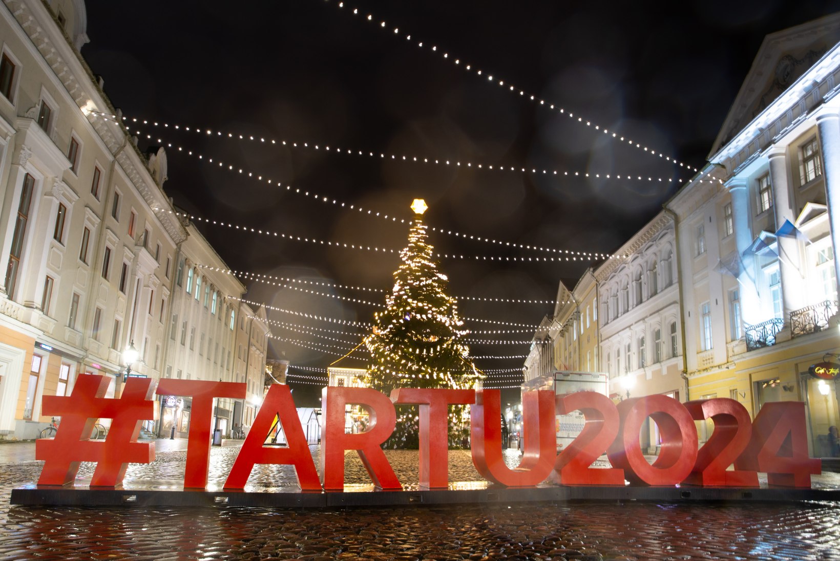  FOTOVAATLUS | Oh, jõulupuu, su valgus on nii hiilgav – sellised on 13 Eesti linna kuused!
