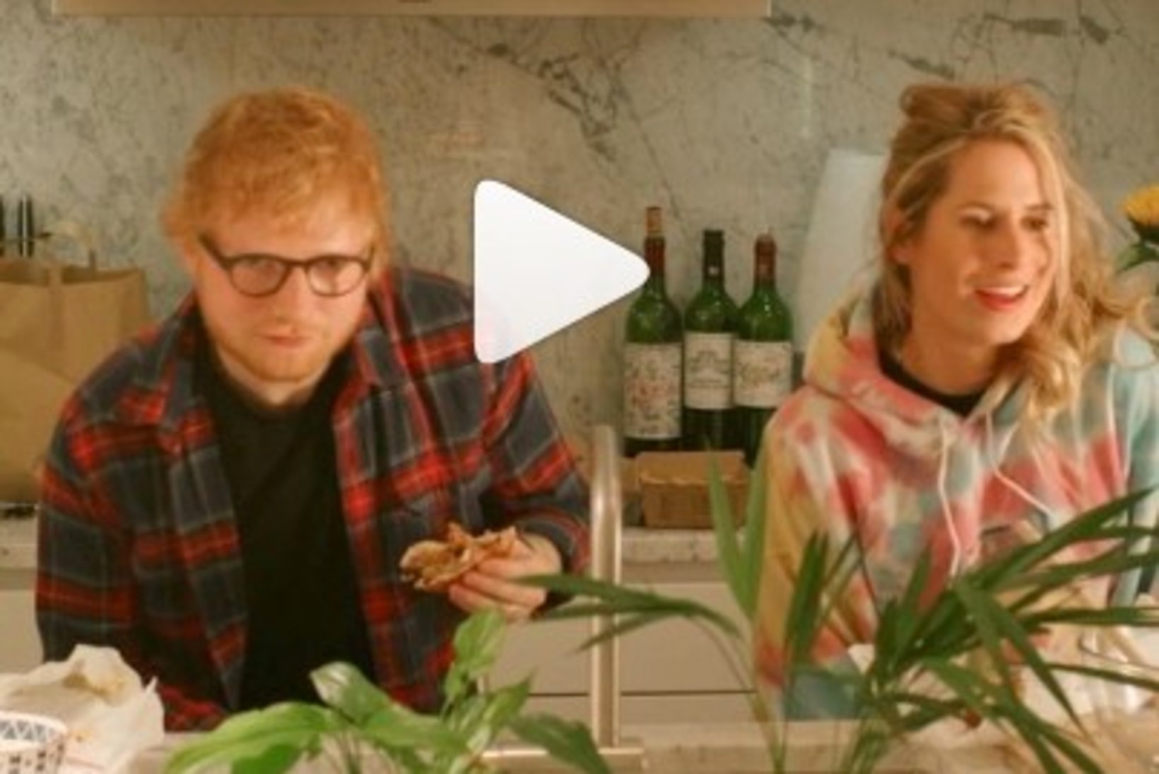 Ed Sheeran tantsib romantilises muusikavideos oma abikaasaga!